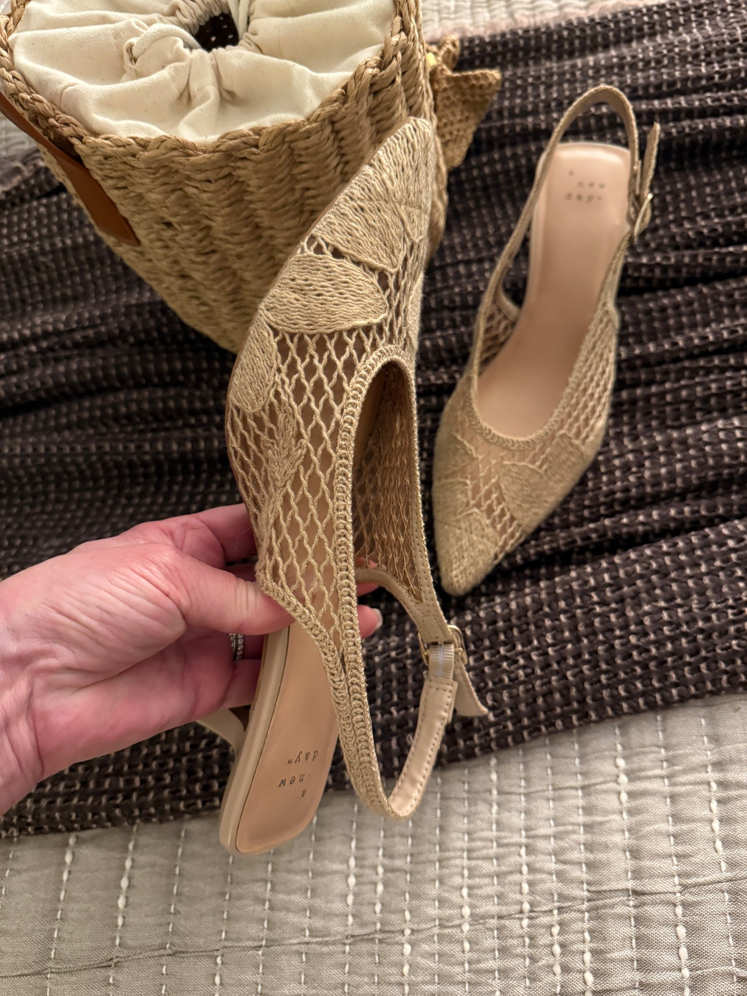 RUN don’t walk 👟🔥
These target shoes are 40% OFF today only and they are SO good. Perfect for everyday wear + super comfy. Linking my faves before they sell out!!

Amie Pagan, target sale, spring sandals 

#LTKSaleAlert