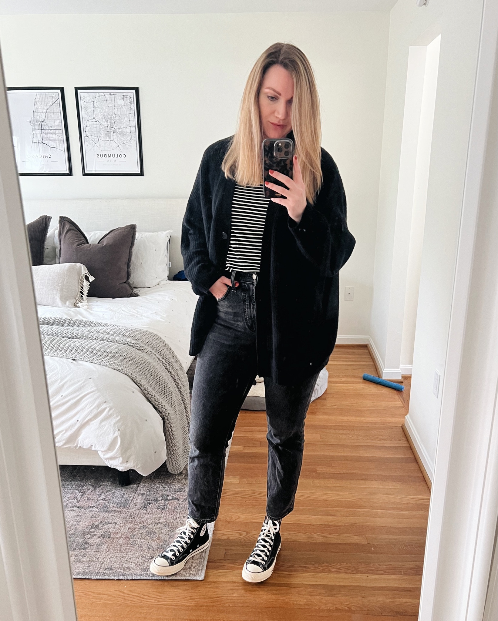 Monday outfit of the day featuring stripes and my fave Jenni Kayne cocoon cardigan! I’m in a size M but prob could have sized down if I wanted a closer fit. 