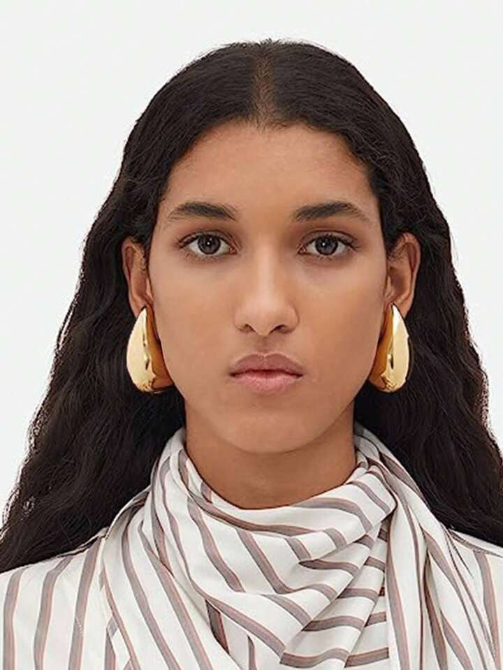 1pair Women's Long Drop Shape Earrings In Golden Color. Made Of Polished & Brushed Copper. Ideal ... | SHEIN