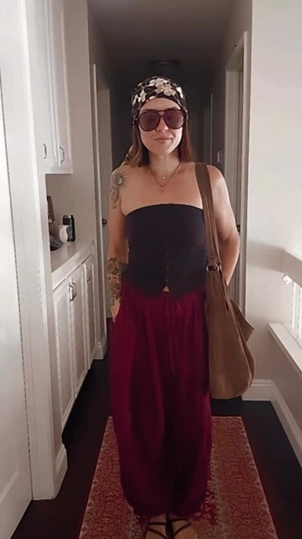 @freepeople playa pants have been my favorite obsession. Especially this color. Shop everything on my LTK. 🔗 is in my bio. 
Pants, purse, scarf: @freepeople 
Top: @americaneagle 
Sandals: @crocs