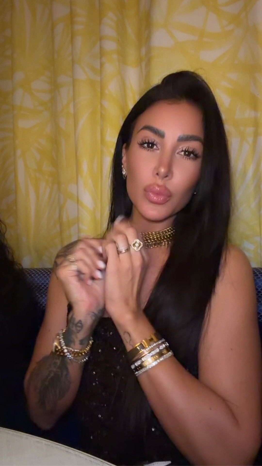 The best lil toppers. They literally make your lips look like glass and are not sticky!!! 

I use these 2 the most. 


#LTKBeauty #LTKootd #LTKStyleTip