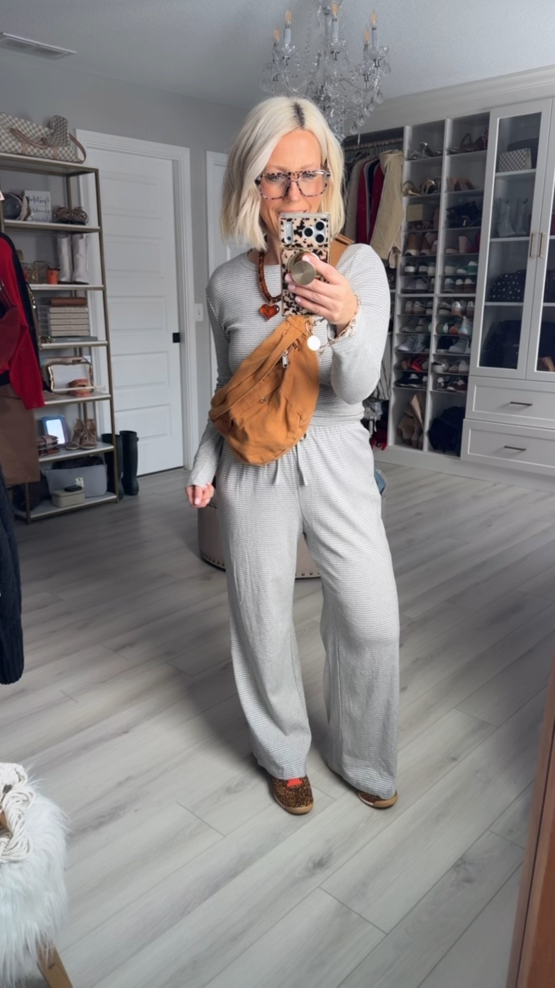 This comfy set is the best for running errands or travel!!!
⬇️⬇️⬇️
Set size medium
Shoes TTS

#LTKSaleAlert #LTKTravel #LTKActive