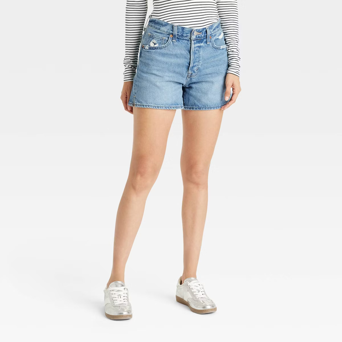 Women's Mid-Rise 90's Baggy Jean Shorts - Universal Thread™ Medium Wash 12 | Target