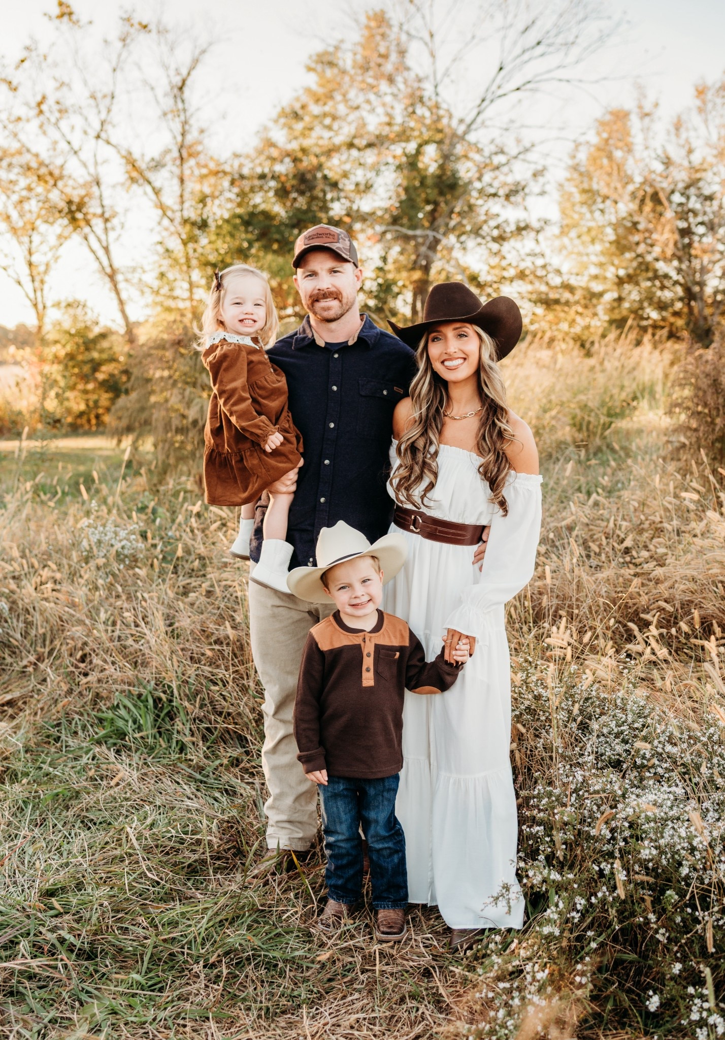 Fall family photo outfits #familyphotos #fallfashion 

#LTKFamily #LTKStyleTip #LTKFindsUnder50