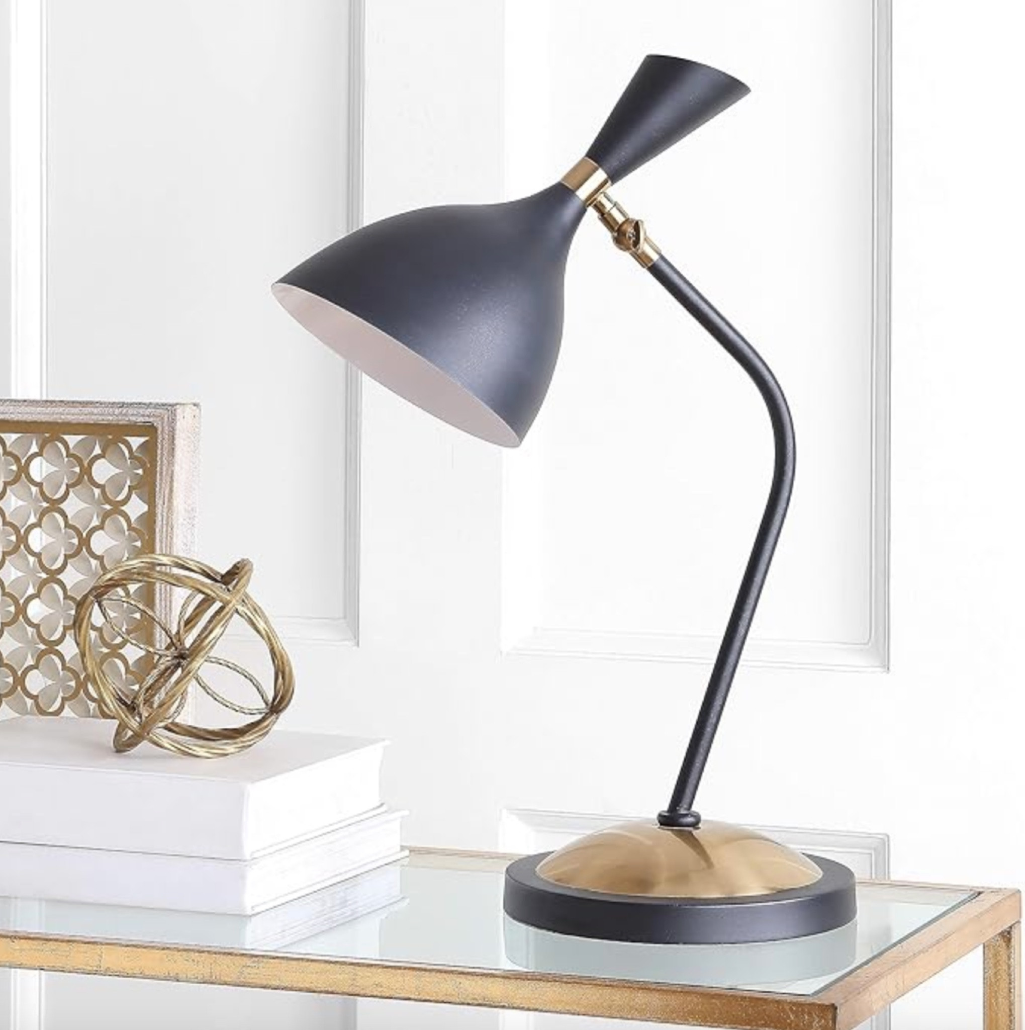 Modern Desk Lamp #moderndecor #desklamp #deskdecor #lamp #lighting #homedecor

#LTKfindsunder100 #LTKhome #LTKstyletip