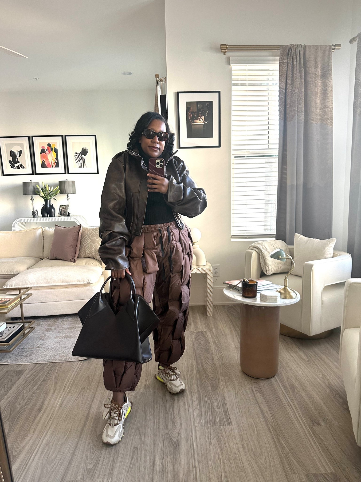 Leather brown crop moto jacket
Pants: Cristian Zerotre
Bag: Hanifa

#LTKootd