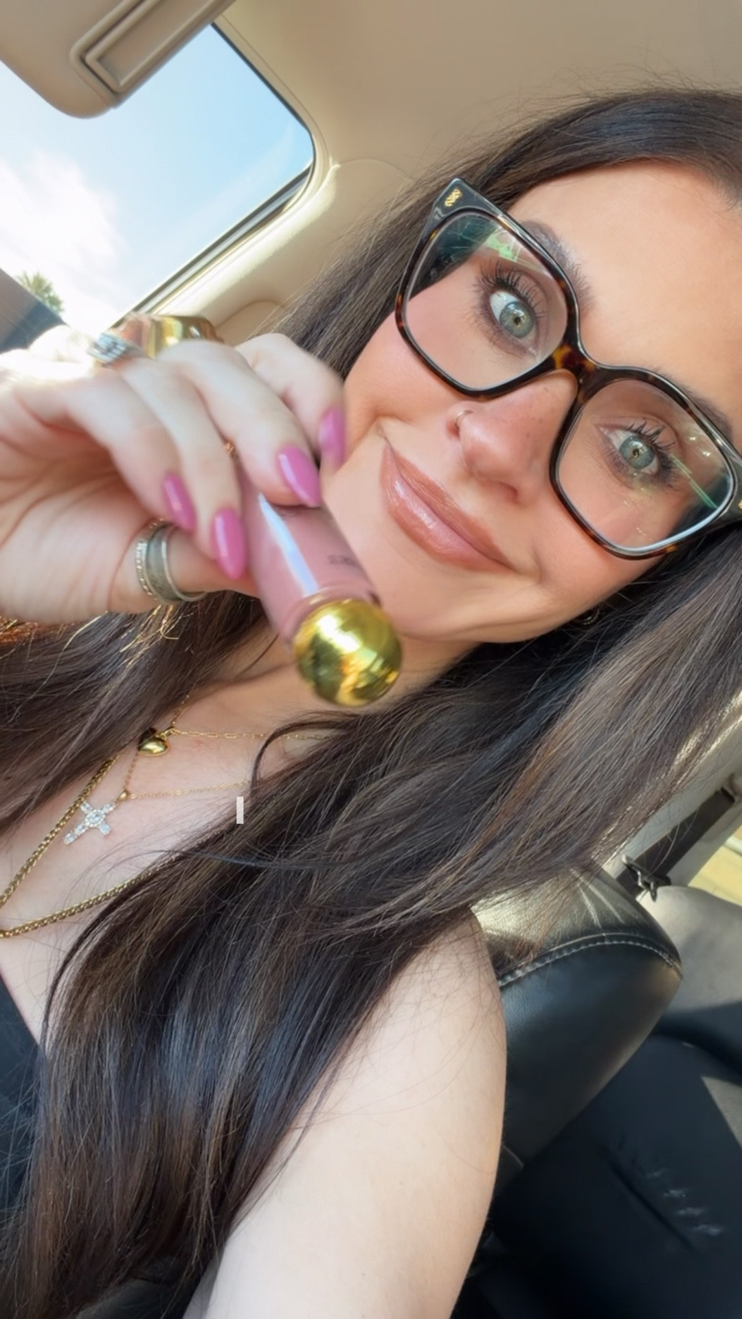 This lip combo is so good 
@ulta for both the liner and the gloss. 

Nude lip combo
Lipstick
Lipgloss
Makeup
Ulta finds 