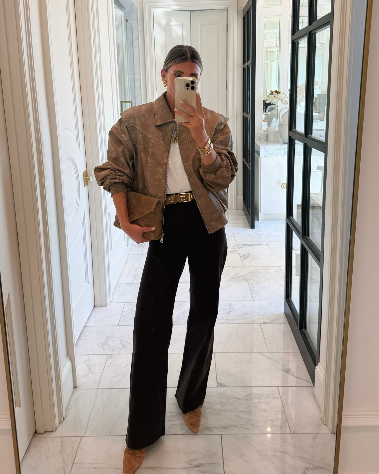 Wide leg brown jeans for fall. If in bewreee  sizes size up