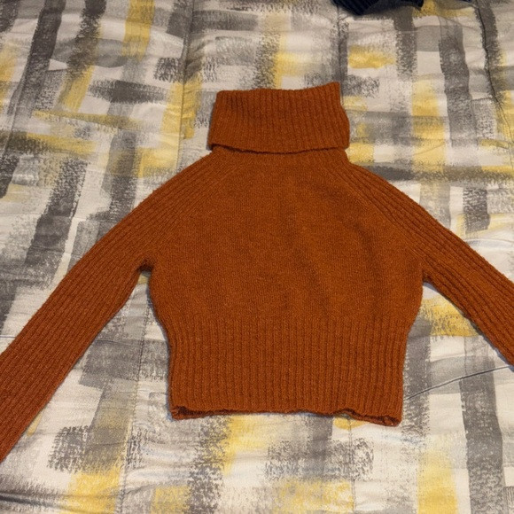 BDG Rust Turtleneck Sweater | Poshmark