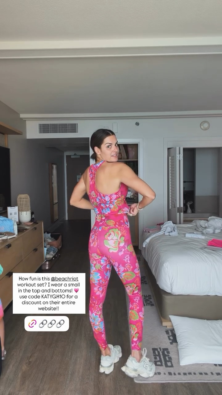 How fun is this @beachriot  workout set? I wear a small in the top and bottoms! 💗 use code KATYGH10 for a discount on their entire website!!

Linking the full set of this pattern below! ✨

Spring outfits, vacation outfits beach, Katy Harrell 

#LTKTravel #LTKSeasonal #LTKSwim