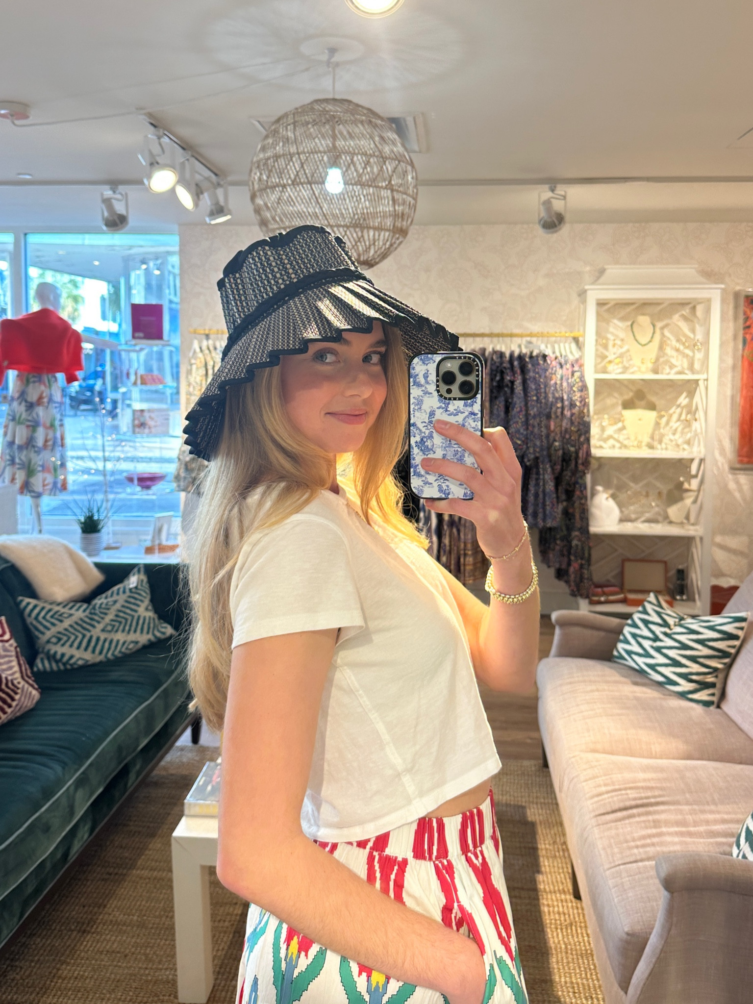 Casetify code is 15ANNIKA 💖