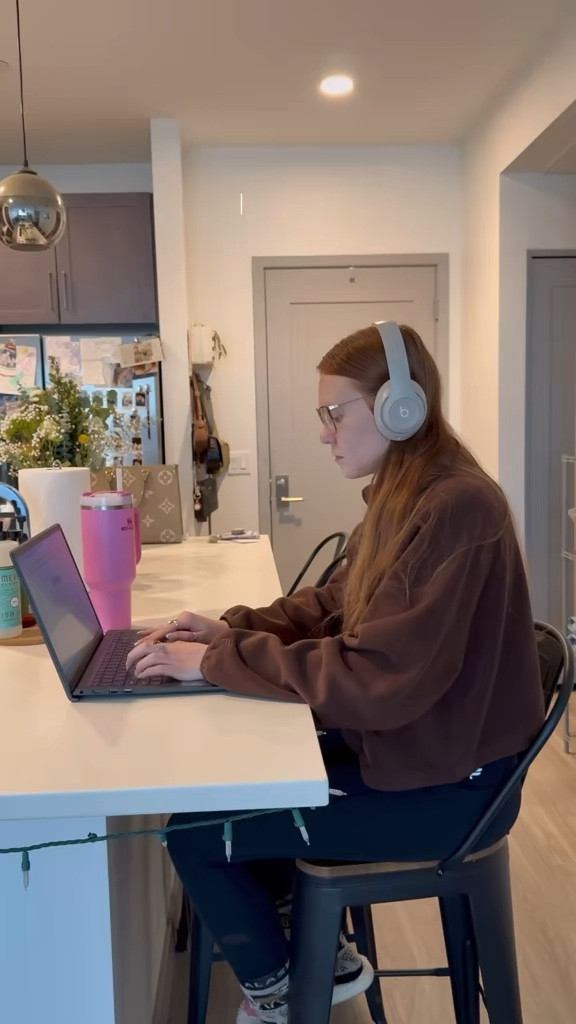 spend a cozy wfh lunch break with me! 🤎

#LTKHome #LTKSaleAlert #LTKFindsUnder50