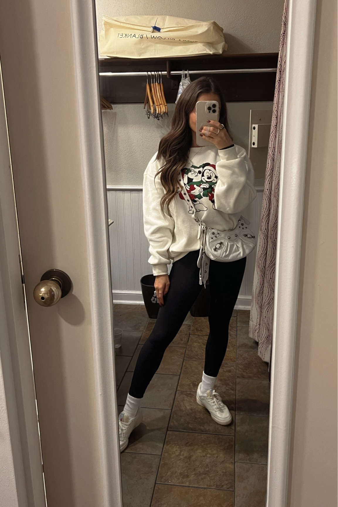 Disney outfit details!

Holiday Disneyland outfits, Christmas Disneyland outfits, winter Disney outfits for women, Disney outfit inspo for women, casual Disney outfits

#LTKHoliday #LTKtravel #LTKshoecrush