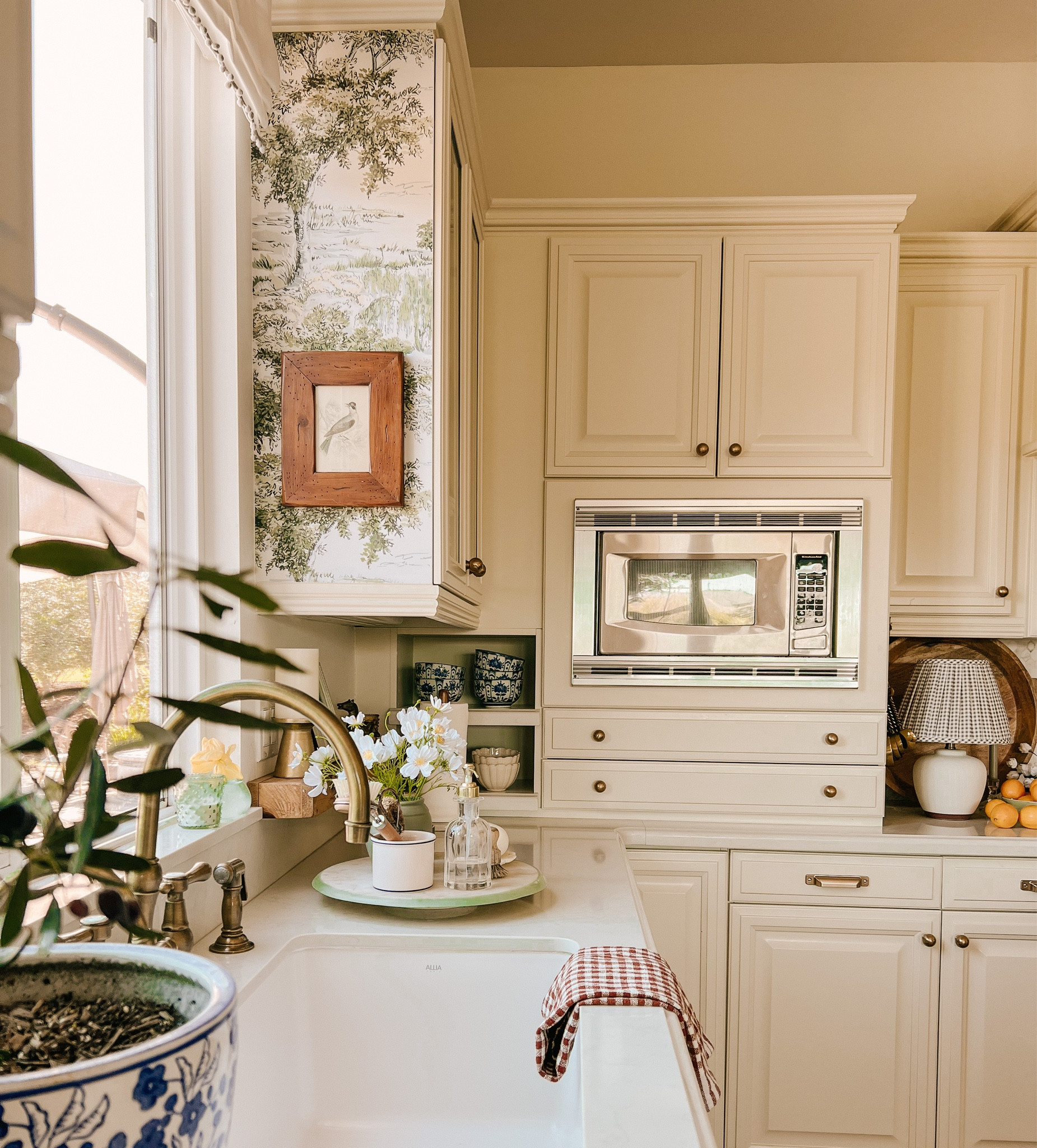 Kitchen Capsule Collection #1 is up on the blog! 💛 #ltkhome