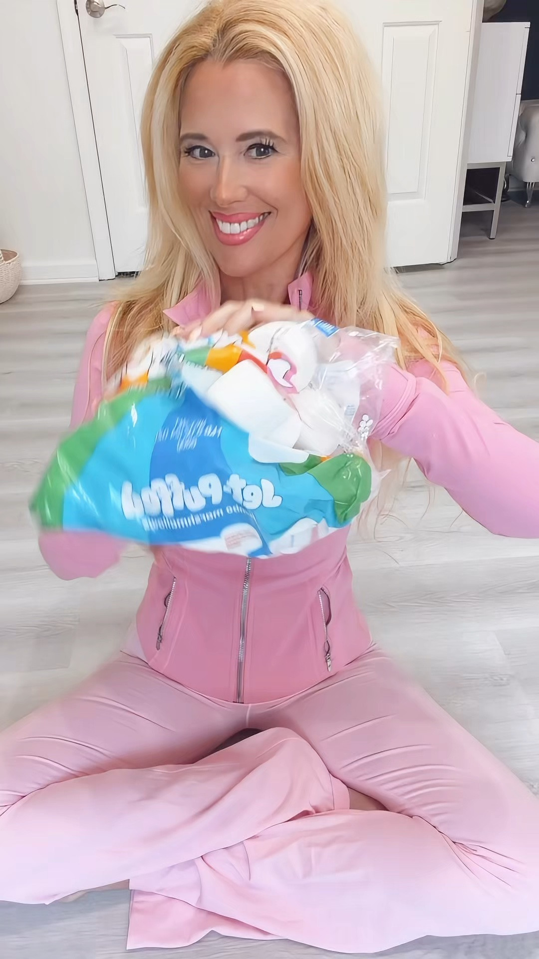 #VSPartner I finally understand why it’s called the Marshmallow Bra. ☁️ It is incredibly soft, comfortable, and perfect for everyday wear.

Naturally, I had to put the name to the test with actual marshmallows. 🤍

Comment SHOP and I’ll send you the link!

@vspink