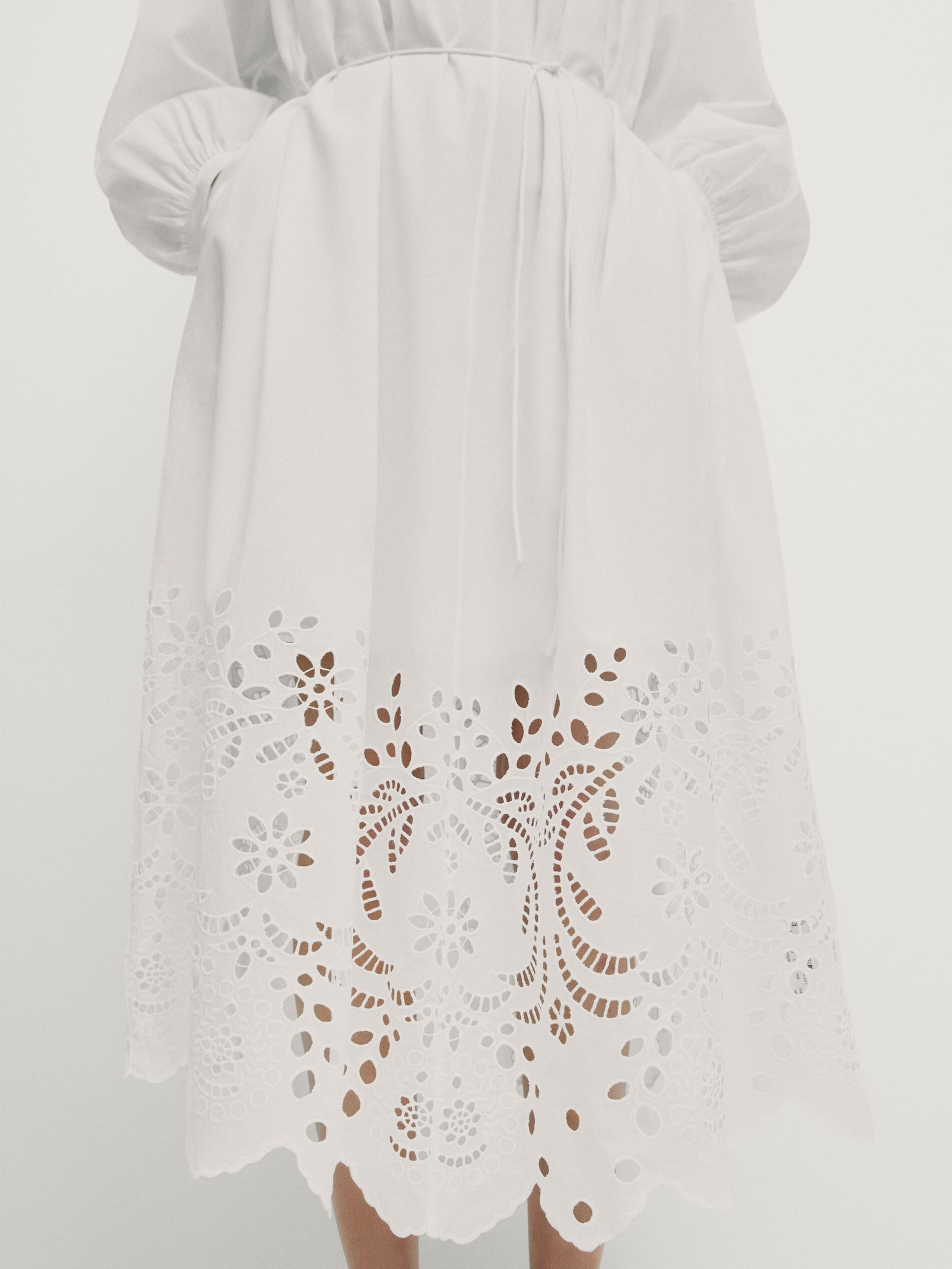 100% cotton dress with embroidered detail | Massimo Dutti US