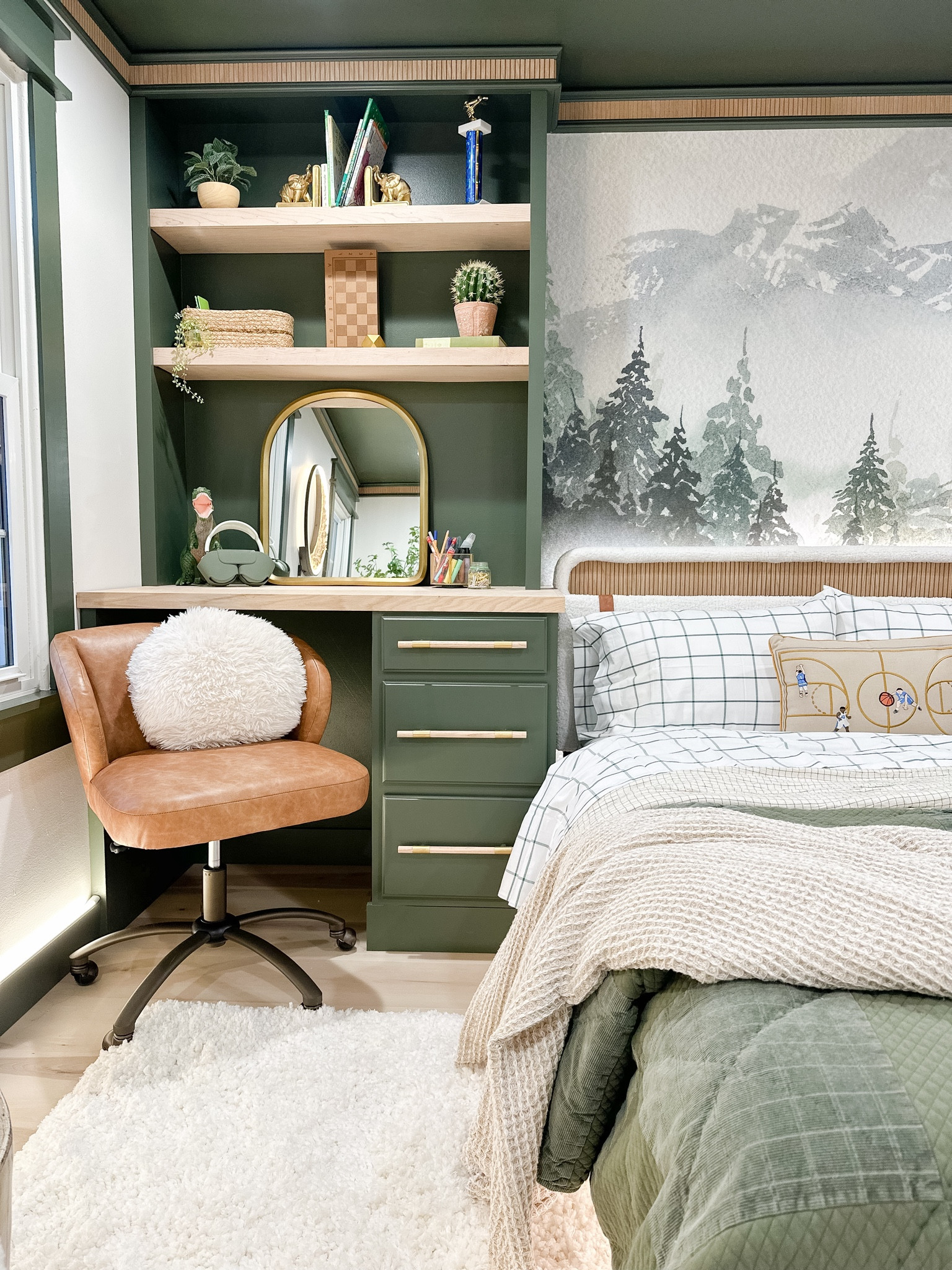 Brock’s Bedroom Makeover 