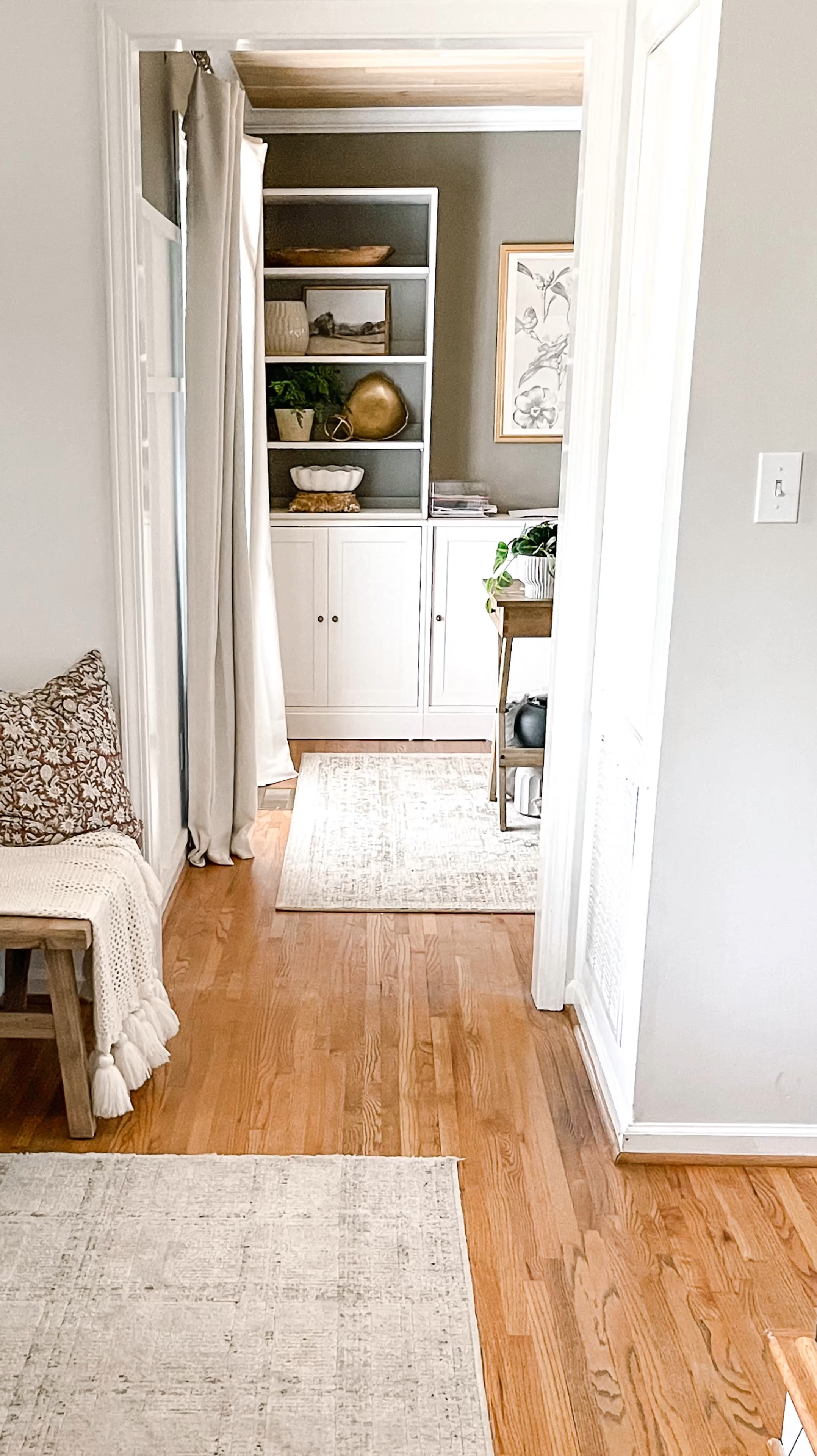 Entryway views…
My beautiful entryway rug is in stock and on sale 55% off today! 

Neutral colors and a timeless plaid pattern with tiny fringe detailing on the edges. 

Mine is the 3’6” x 5’6”, but it comes in multiple size options. 

#LTKSummerSales #LTKSaleAlert #LTKHome