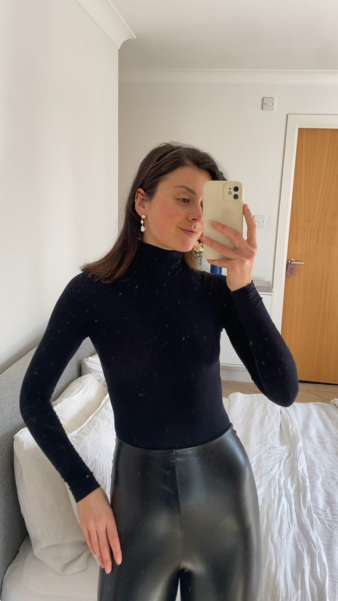 Black bodysuit
Commando bodysut
Everyday bodysuit
Leather trousers 
Leather leggings 
Everyday outfit 
Sunday outfit 
Black outfit 
Total black look
Minimal outfit 



#LTKfindsunder100 #LTKeurope #LTKSeasonal