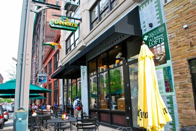 St. Louis Bar Hunt: Saucy St Louis Bar Crawl | Viator