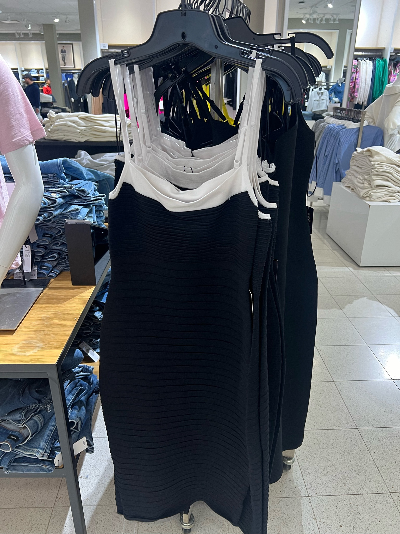 Hey STEMFashionista’s! Check out this cute color block midi dress. Pair it with a cute blazer for an elevated work outfit. Perfect for spring! Currently on sale!! 💋🫶🏾

#SpringStyle #MidiDress #Workstyle

#LTKworkwear #LTKstyletip #LTKsalealert