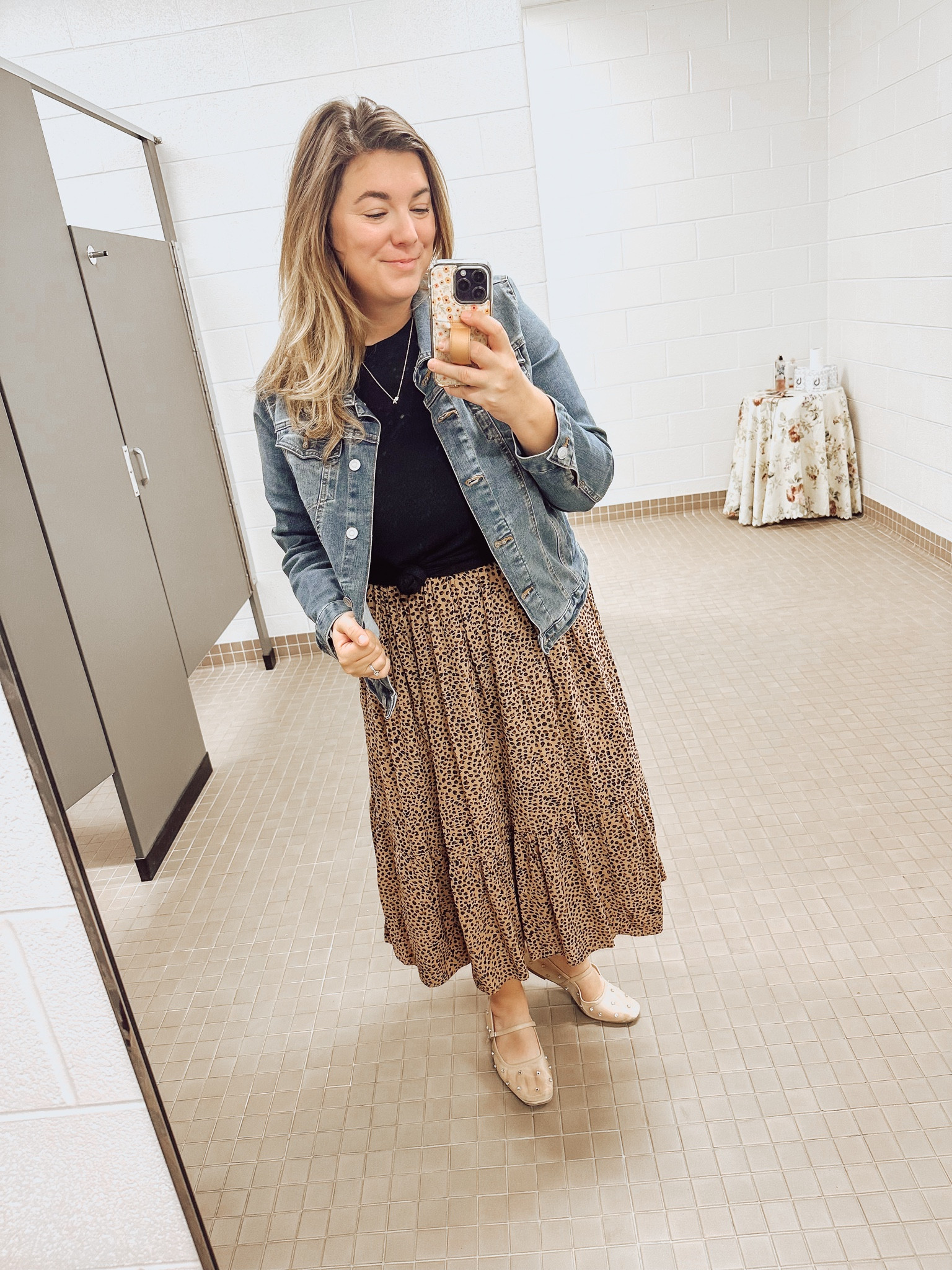 Teacher style leopardd

#LTKFindsUnder50 #LTKMidsize #LTKSeasonal