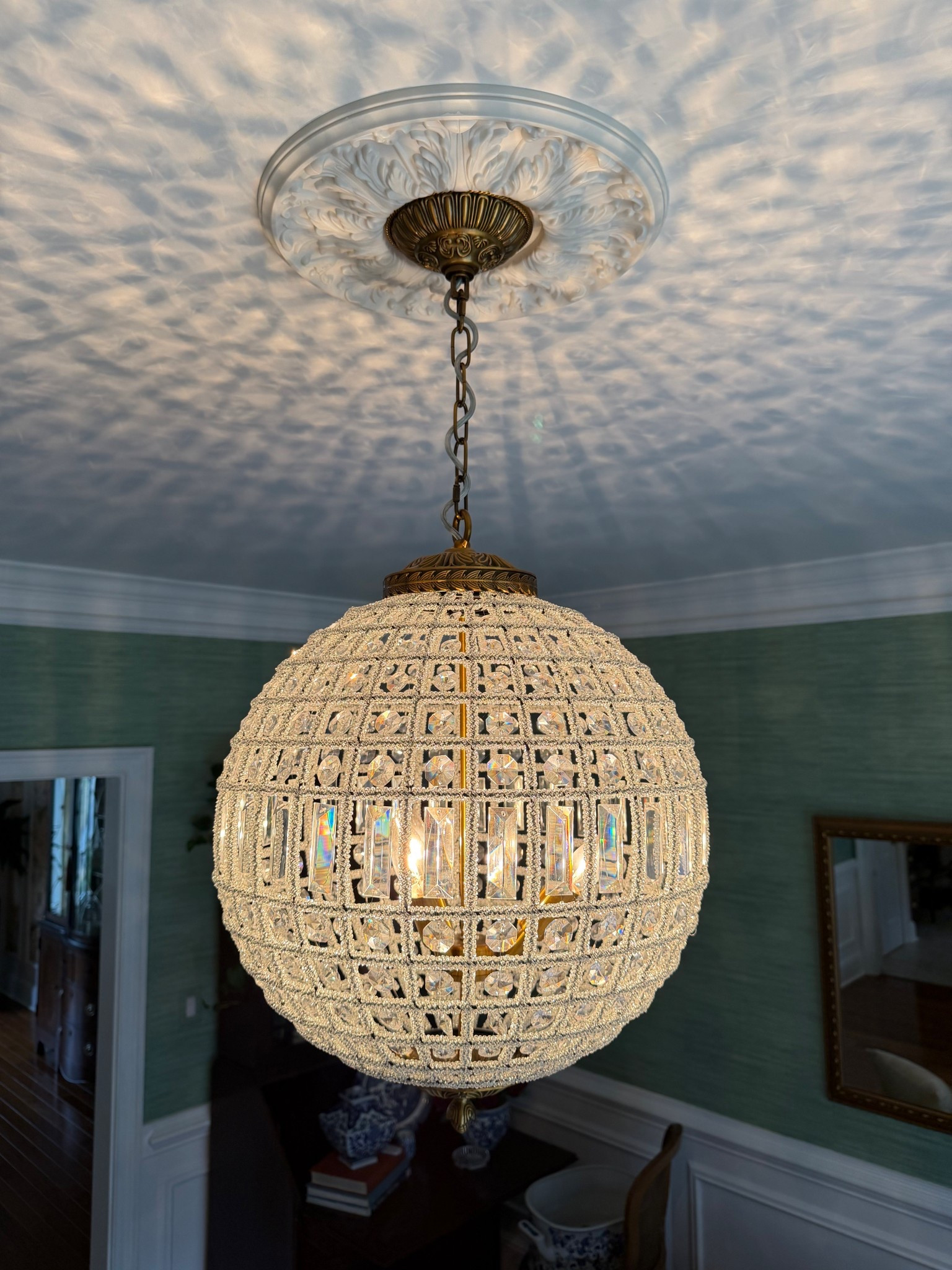 The statement piece of our living room ✨

This chandelier completely transformed the space. The detail, the glow, the way it reflects light across the ceiling… it’s one of those pieces that instantly makes a room feel elevated.

I love how it adds that classic, timeless feel while still being such a statement. It’s truly the focal point of the room.

Linking it here 

#LTKHome