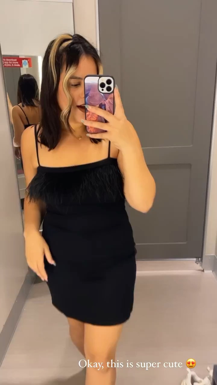 And this little feather number 😍😍 Obsessed 🙌🏼

#LTKunder50 #LTKHoliday #LTKSeasonal