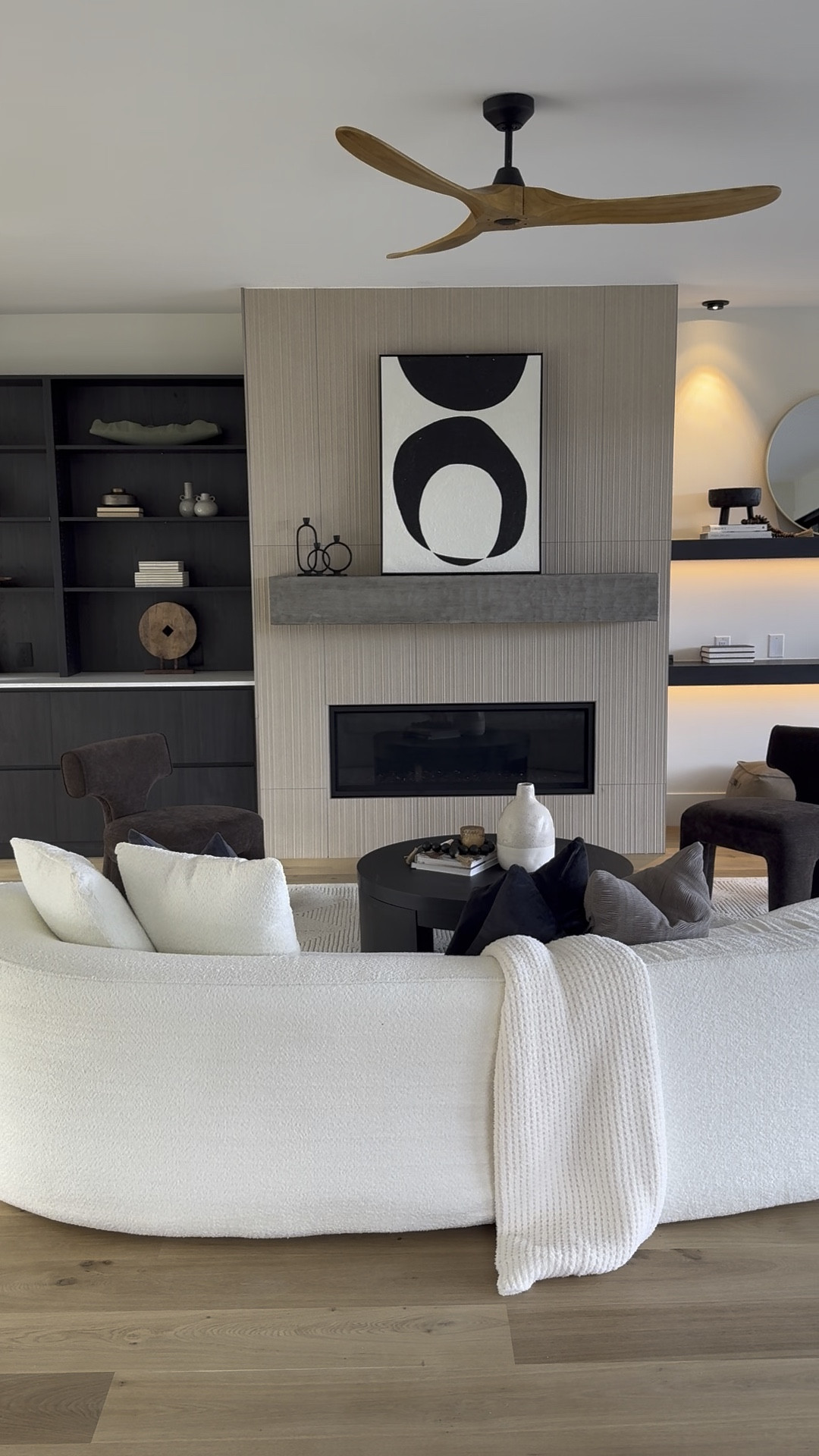 The modern living room of our dreams! 😍


Modern sofa, brown side chair, black coffee table, side table 

#LTKHome #LTKSaleAlert #LTKFindsUnder100