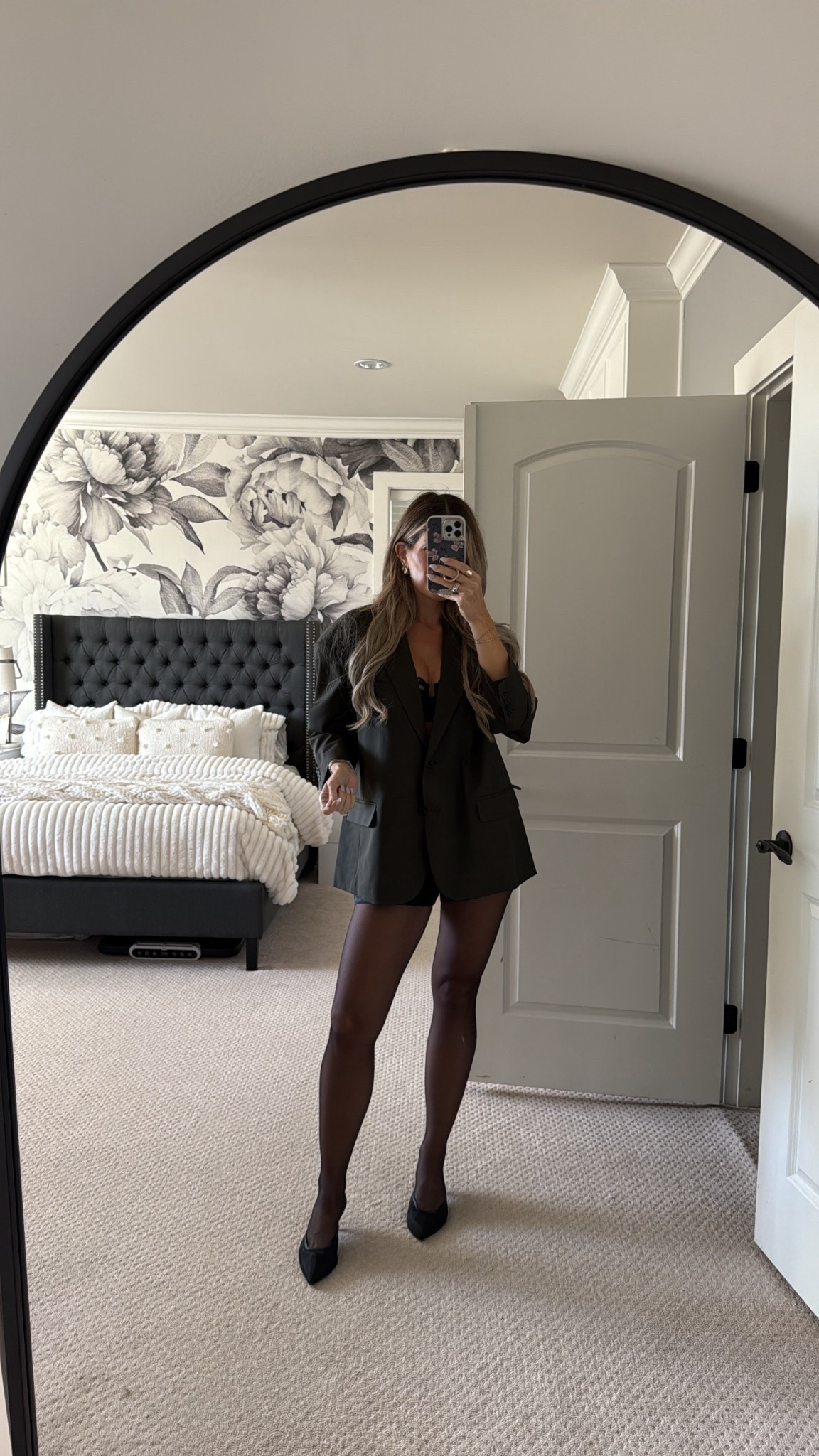 Outfit of the night! Finally found the perfect oversized blazer 😍

#LTKCyberWeek #LTKHoliday #LTKFindsUnder100