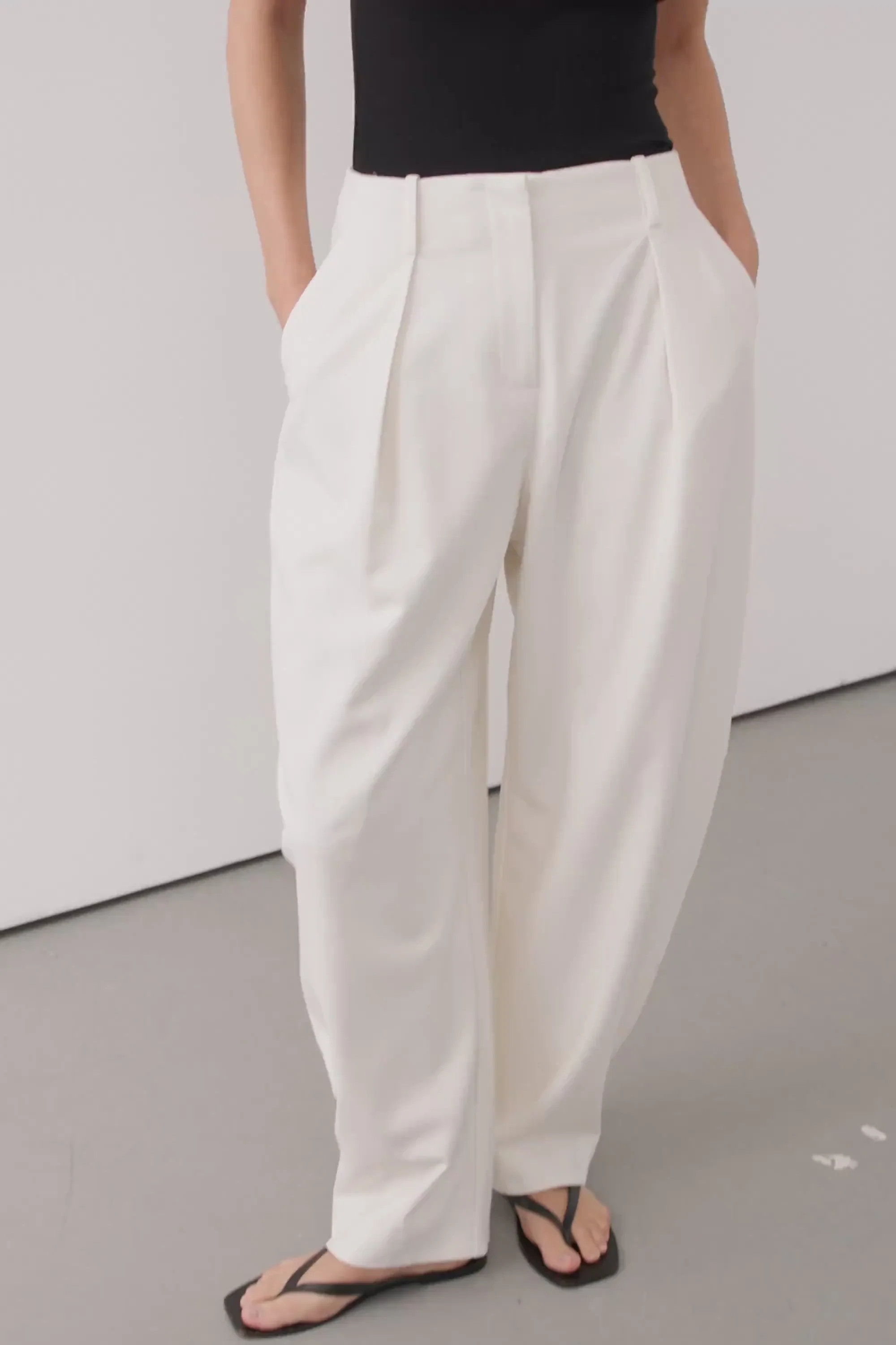 ROMY CREAM BARREL LEG TAILORED PANT | DISSH