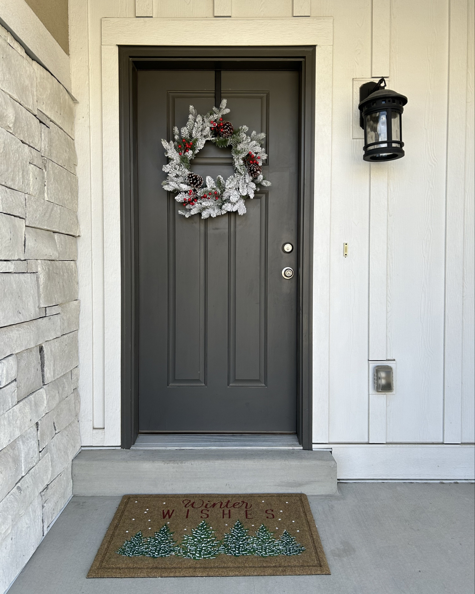 Christmas home decor 🎄 The wreath and ornaments are from Target. The doormat is from Costco for $10 ♥️

#LTKSeasonal #LTKHome #LTKHoliday
