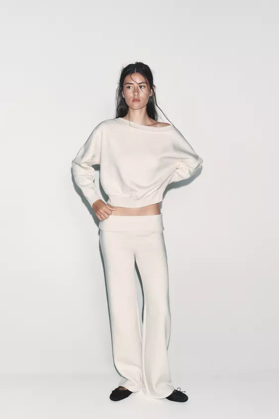 ASYMMETRIC PLUSH SWEATSHIRT | Zara UK