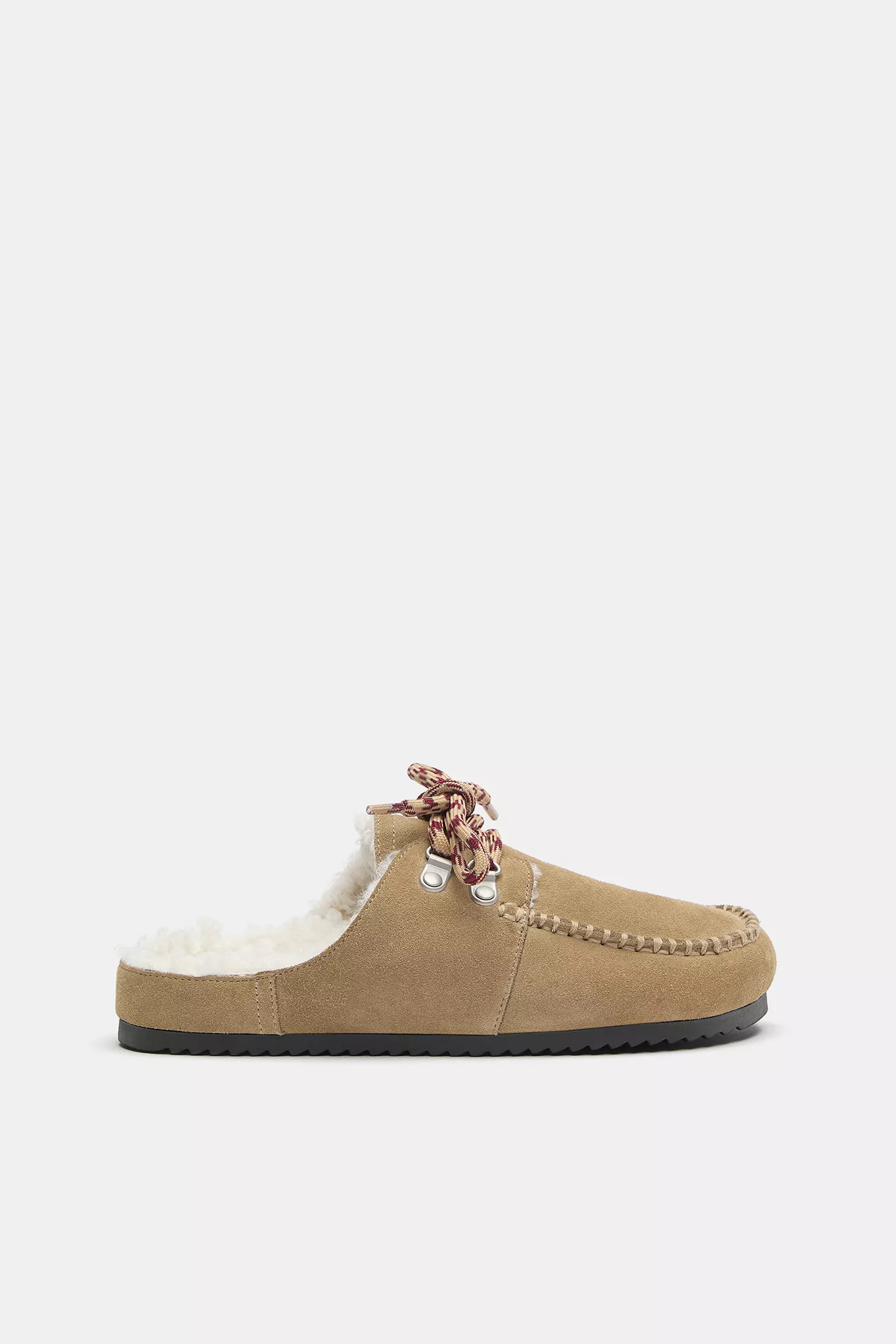 Sabots à lacets en cuir effet mouton | PULL and BEAR FR
