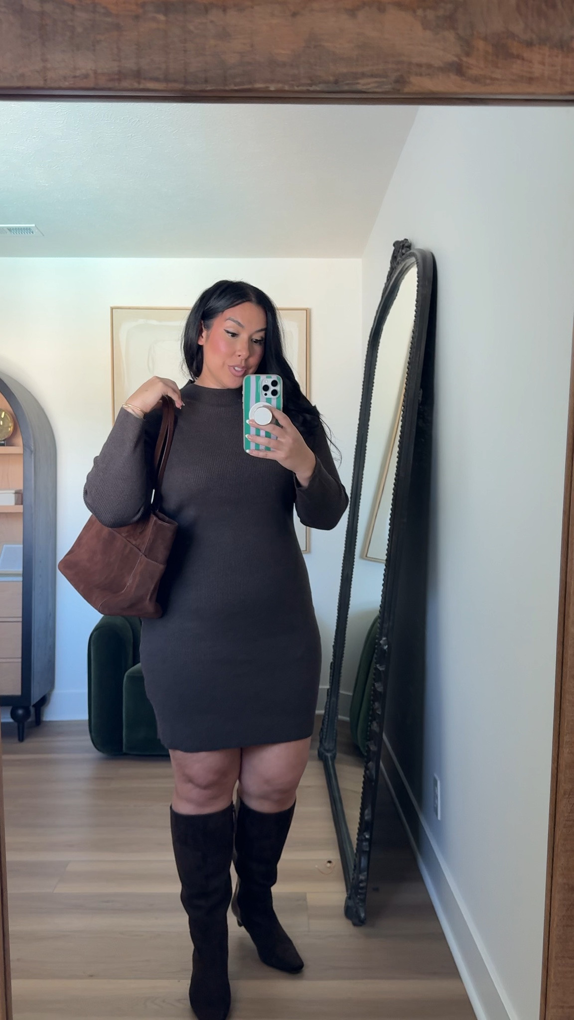 I’m loving the suede trend for fall and adding it with an accessory is always such a fun way to do it!

Fall accessories, fall bags, suede for fall, suede bag, affordable accessories for fall

#LTKootd
