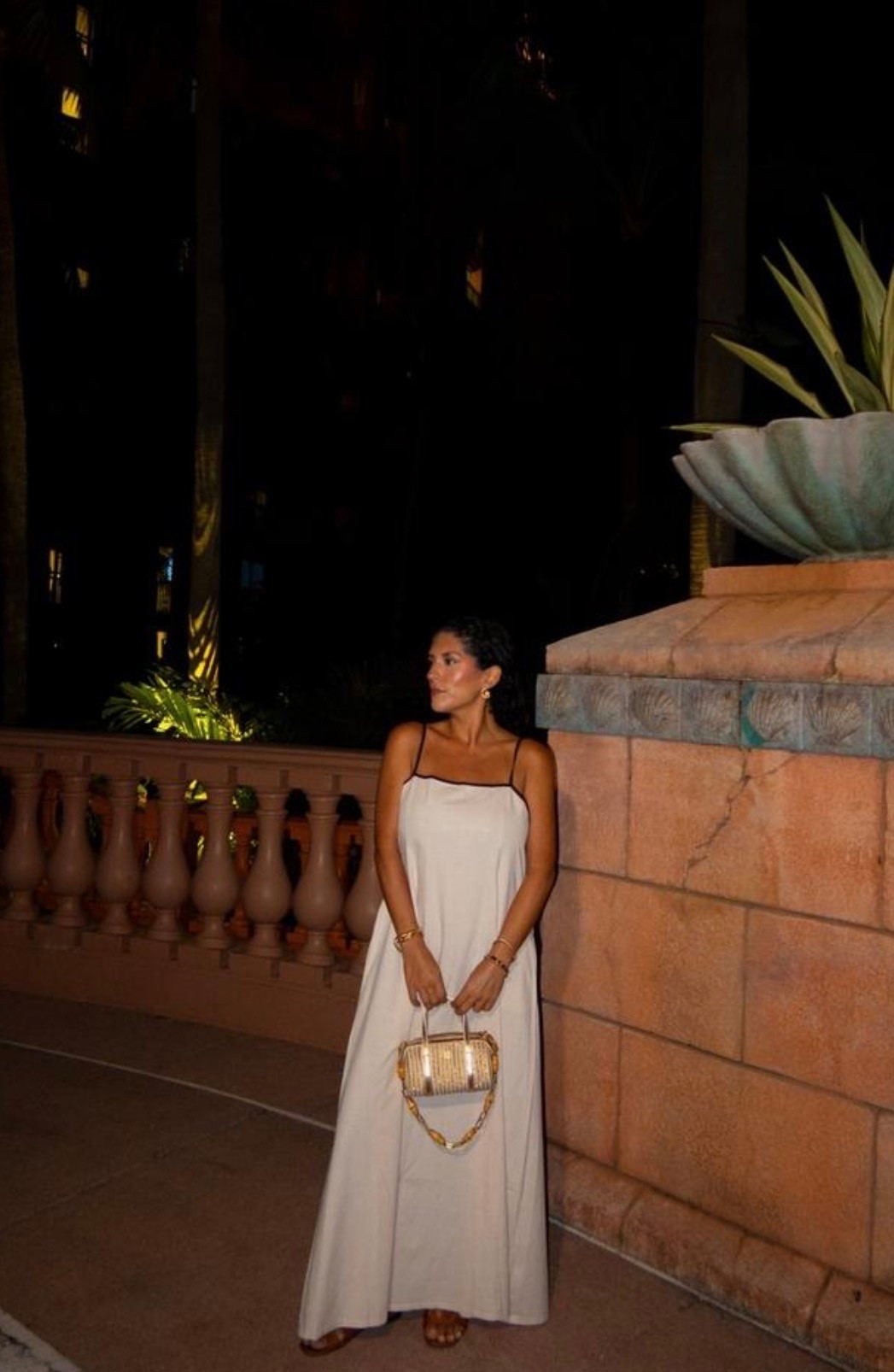 Simple, elegant, and made for warm nights 🤍 This flowy maxi dress paired with a statement gold bag creates such a beautiful elevated vacation look.

#MaxiDress #VacationStyle #ResortWear #NeutralStyle #GoldAccessories #EveningLook #VacationOutfit #OutfitInspo

#LTKdayinmylife #LTKstorytime #LTKSeasonal
