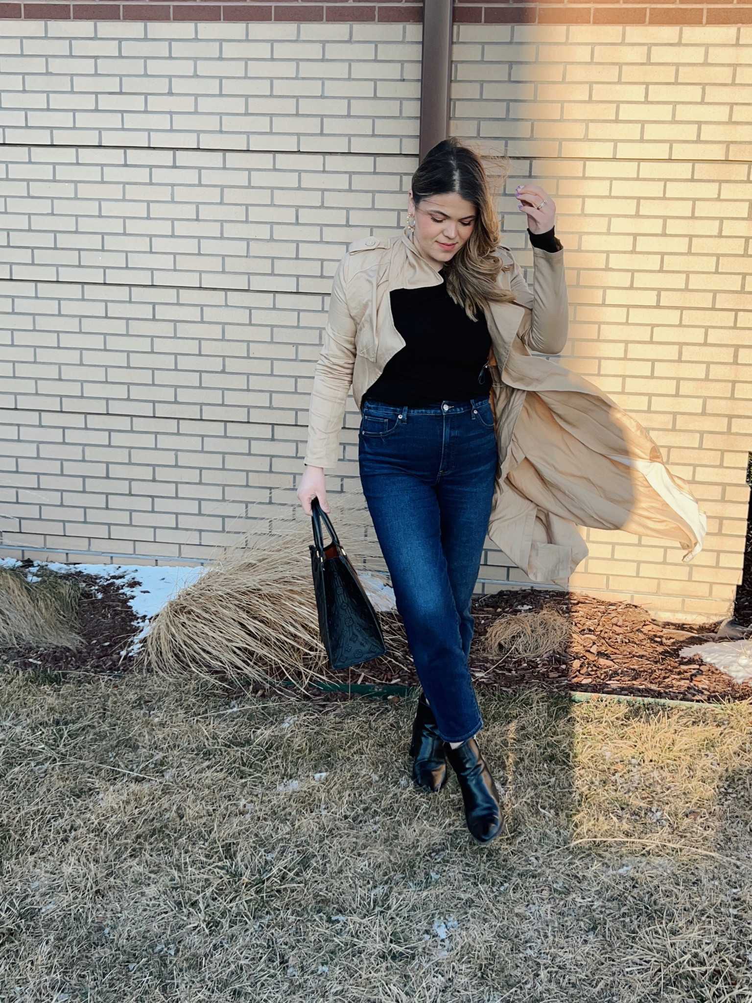 
 it’s windy in Iowa if you can’t tell. This is actually what I wore to date night, I was feeling bloated, so I wanted some jeans with a little more stretch. These express jeans are actually on sale for $45

The trenchcoat is from chapeau, it’s a little tight on my arms, so should have sized up, I’m in large here. Shirt is amazon size large 

#LTKcurves #LTKFind #LTKstyletip