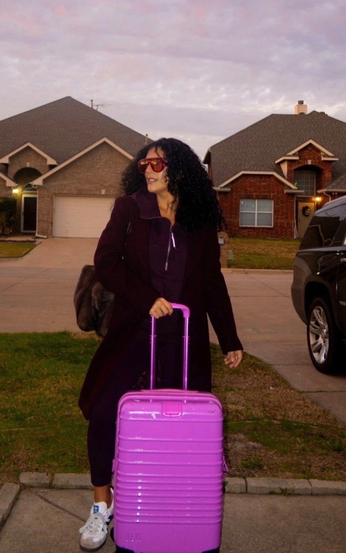 airport fits deserve their own moment 💗 comfy layers, cute sneakers, and the pink luggage stealing the show ✈️

#airportstyle #traveloutfit #traveldaylook #comfystyle #travelfashion #pinkaesthetic #ootdideas #casualchic #fashionfinds #styleinspo

#LTKdayinmylife #LTKTravel #LTKootd