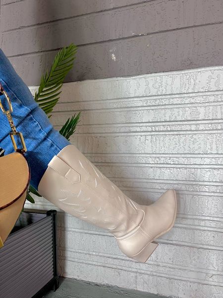 Catch the western vibe with a classic pair of cowgirl boots! 👢



#LTKFestival #LTKfindsunder100