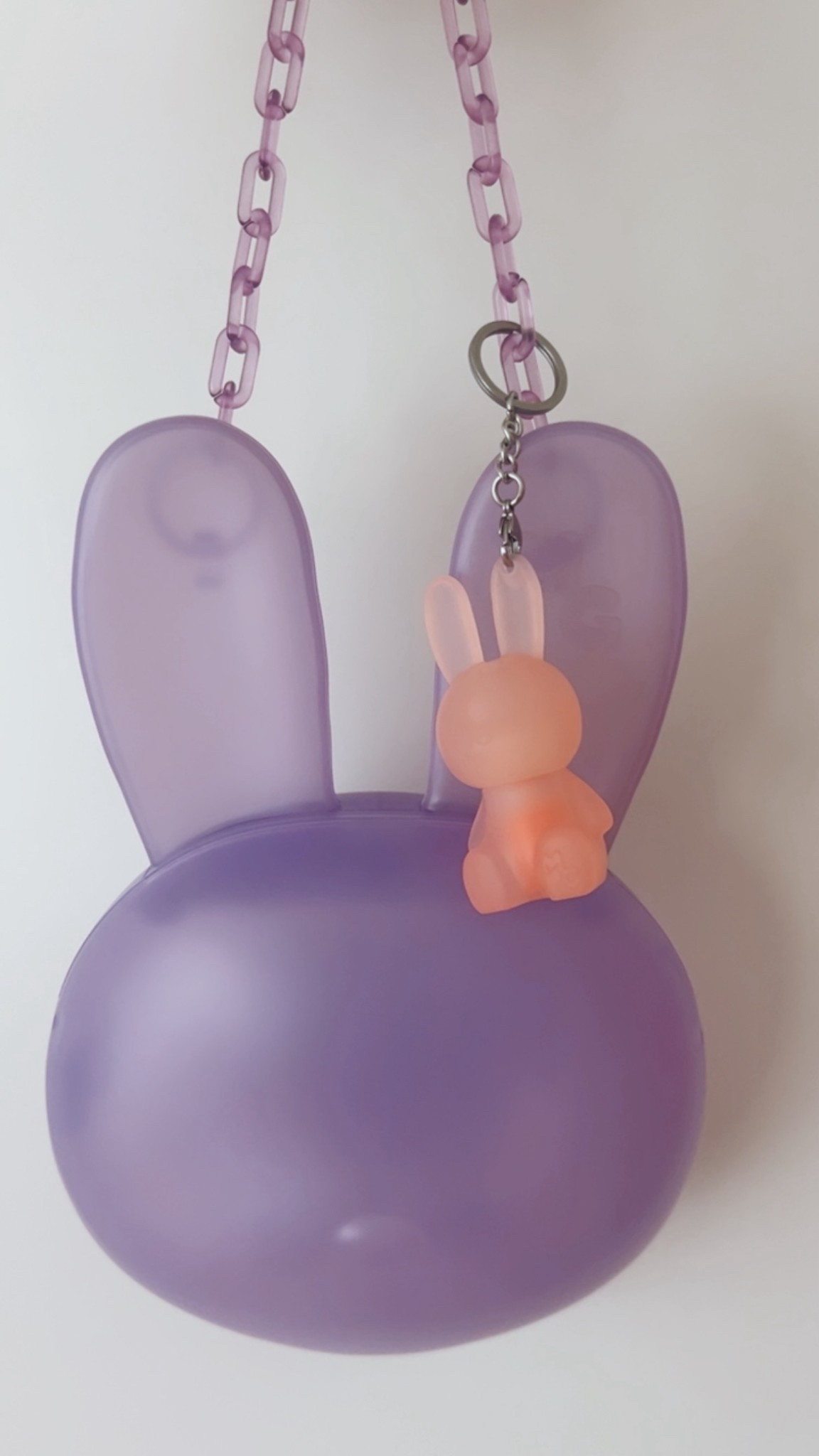 Whimsy 💜🐰
… these cute ‘bags’ (novelty purse vibe for the young set) with lip gloss bag charms are perfect for this weekend and Easter Baskets! (you could even use it to put gifts inside)

* note that I’m keeping one of these and love it but it’s not built for longevity or efficiency, the two sides snap together clamshell style! 