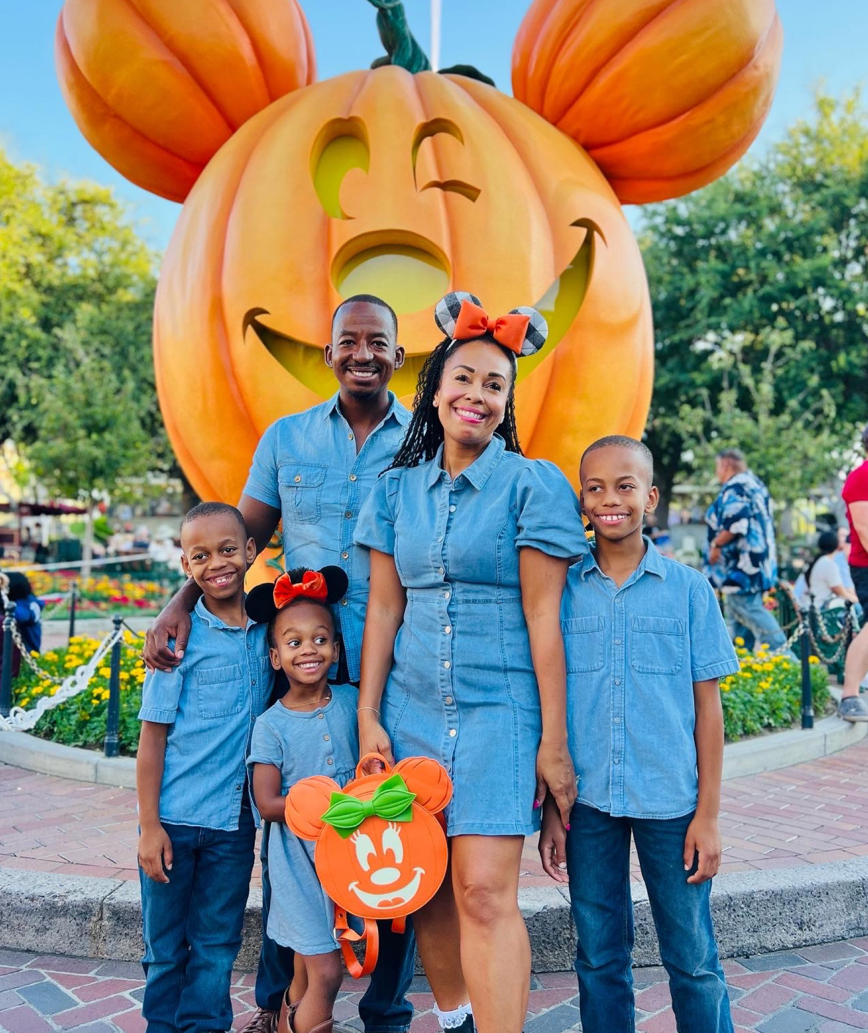 Loungefly Disney Minnie Mouse Pumpkin Glow-In-The-Dark Mini Backpack! 

#LTKfindsunder50 #LTKHalloween #LTKSeasonal
