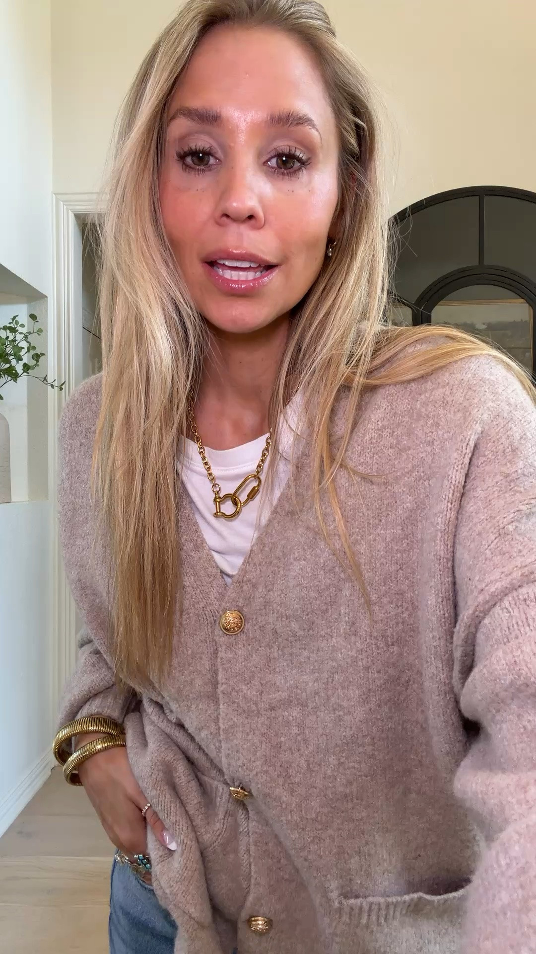 If you only buy one thing this fall— let it be this Amazon sweater 🤭