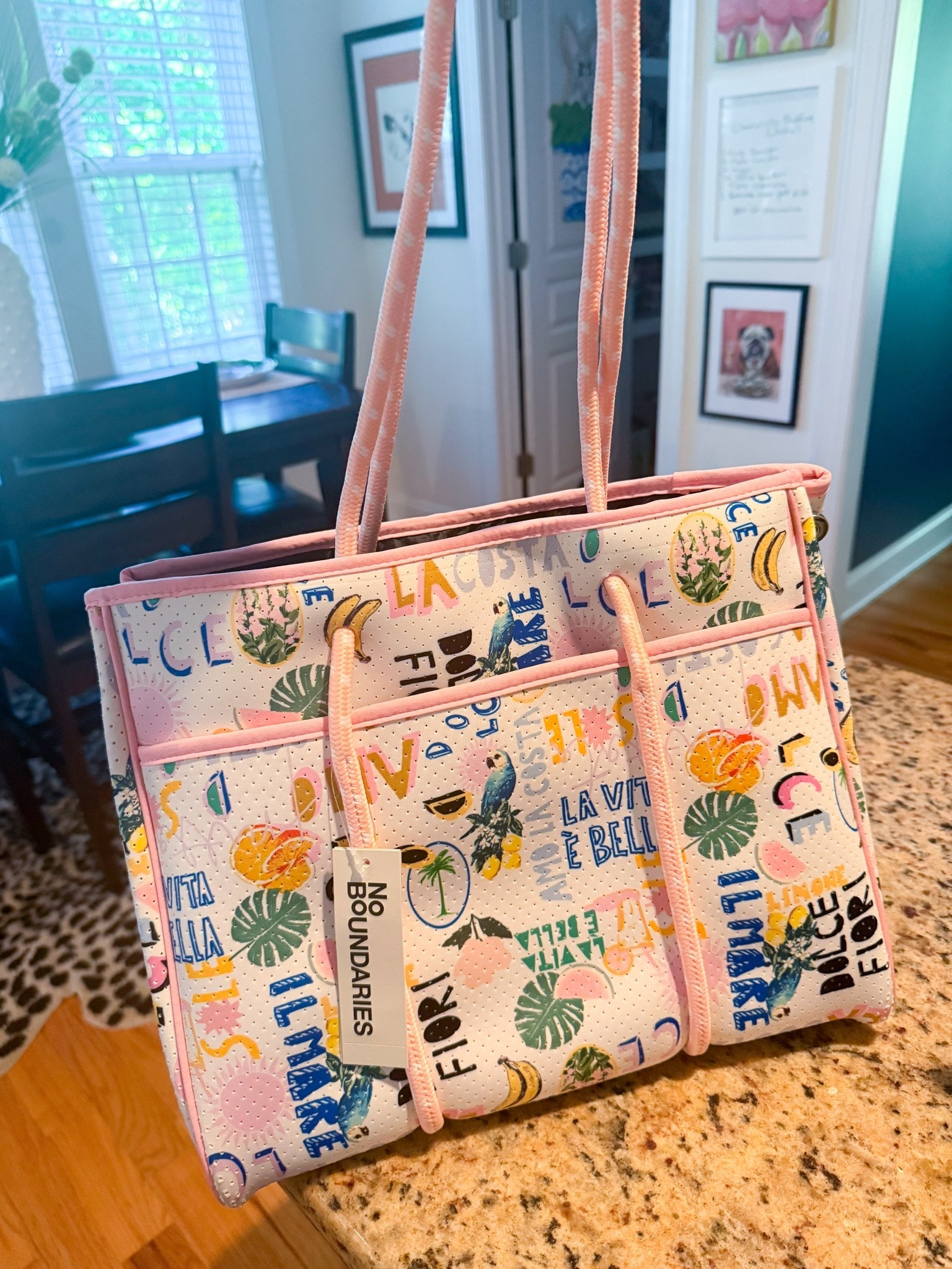 Found the viral Walmart neoprene tote 🐚