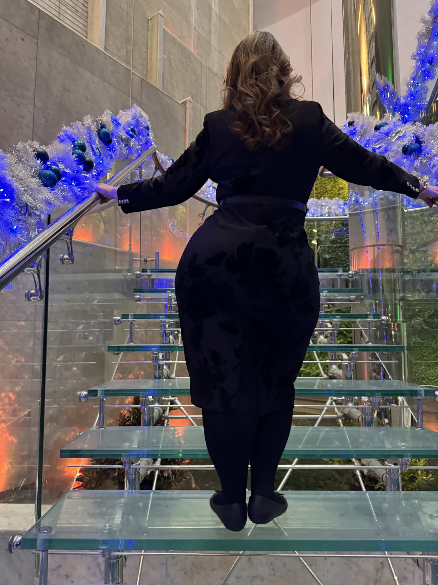 Walking outta 2025 in style

Ready for a New Year!
#newyearsstyle 

#LTKMidsize #LTKOver40