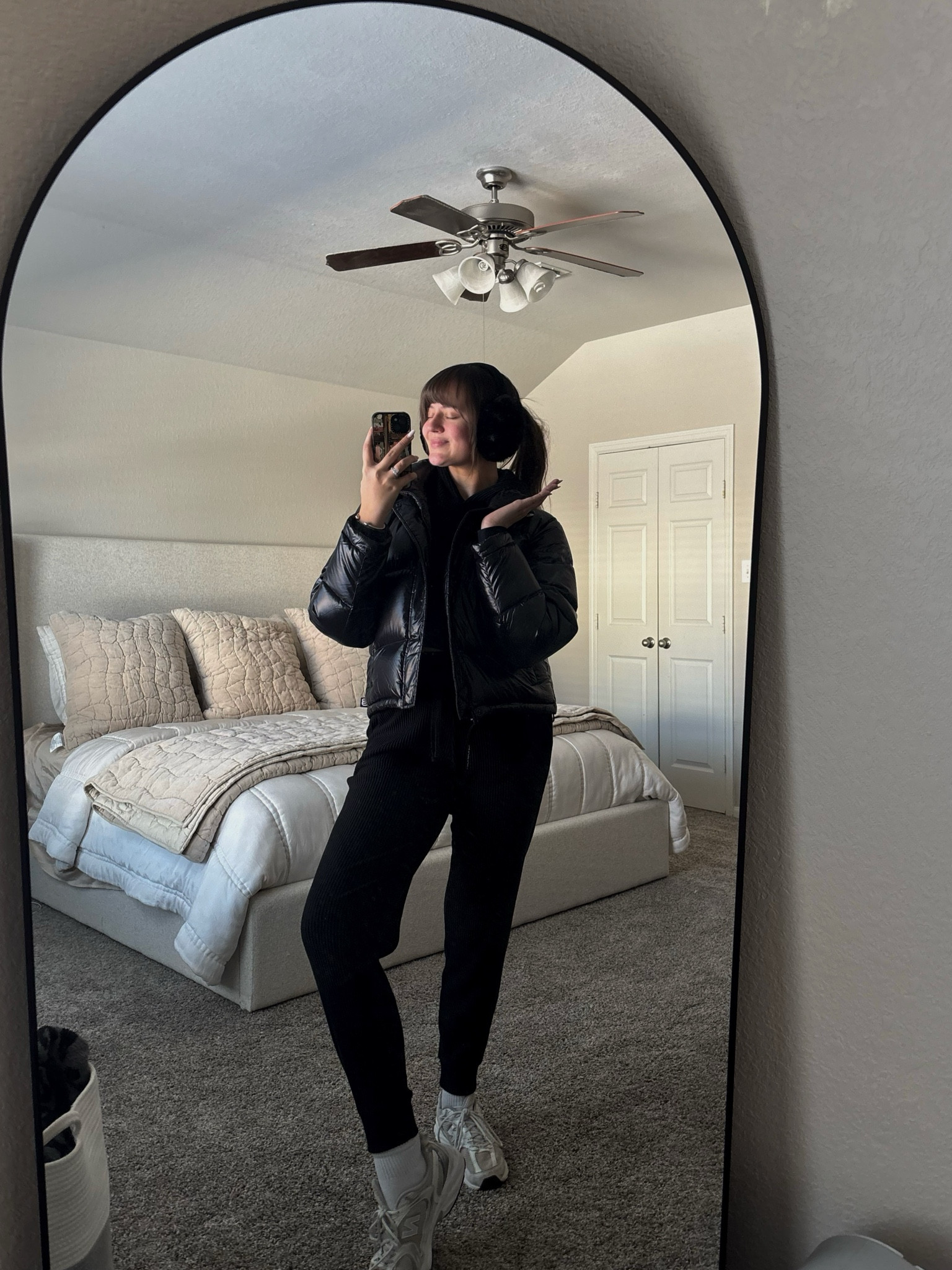 Snow day style ❄️



Snow outfit, snow day, loungewear, neutral bedroom

#LTKStyleTip #LTKSeasonal #LTKHome