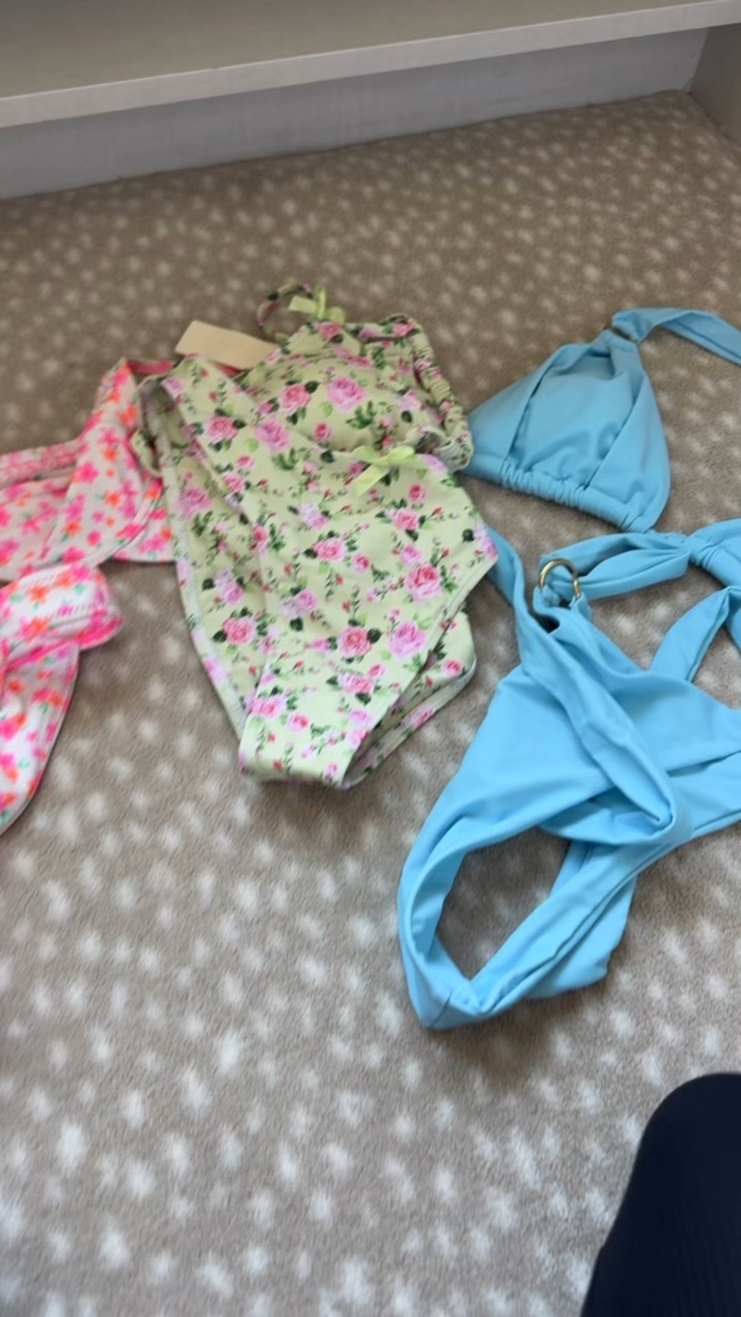 Swim suits 