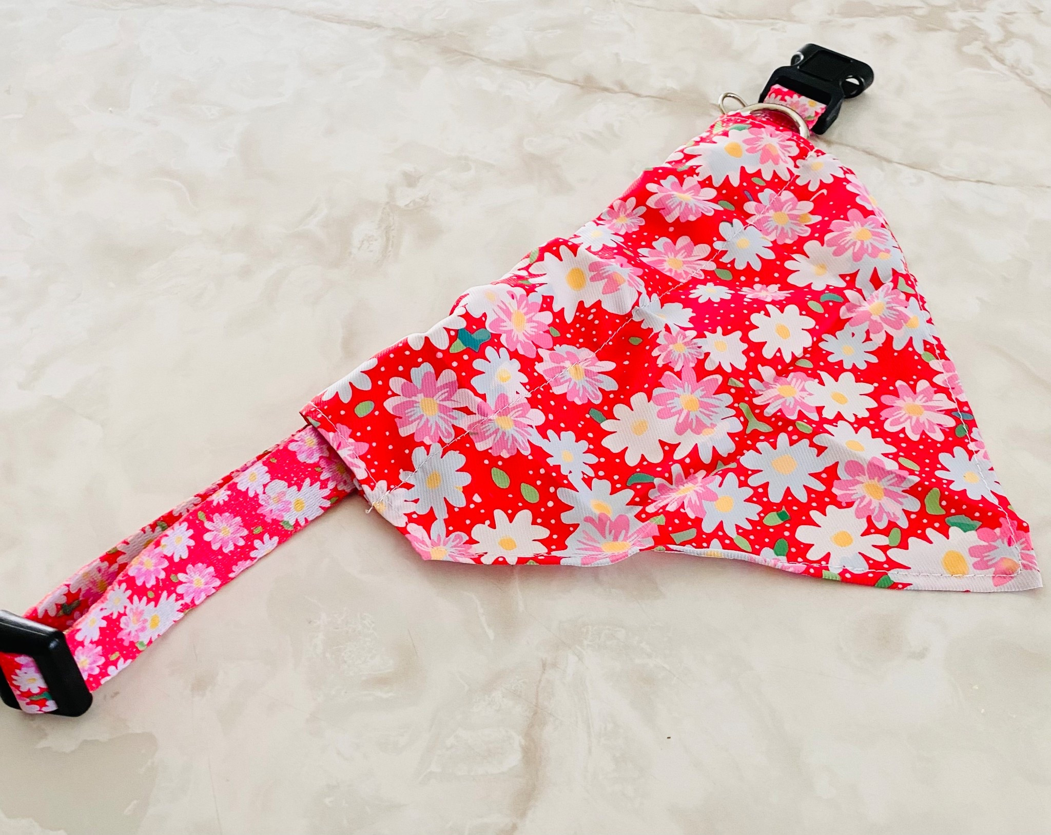 Cutest dog collar with removable bandana! $10

#LTKU #LTKFamily #LTKFindsUnder50