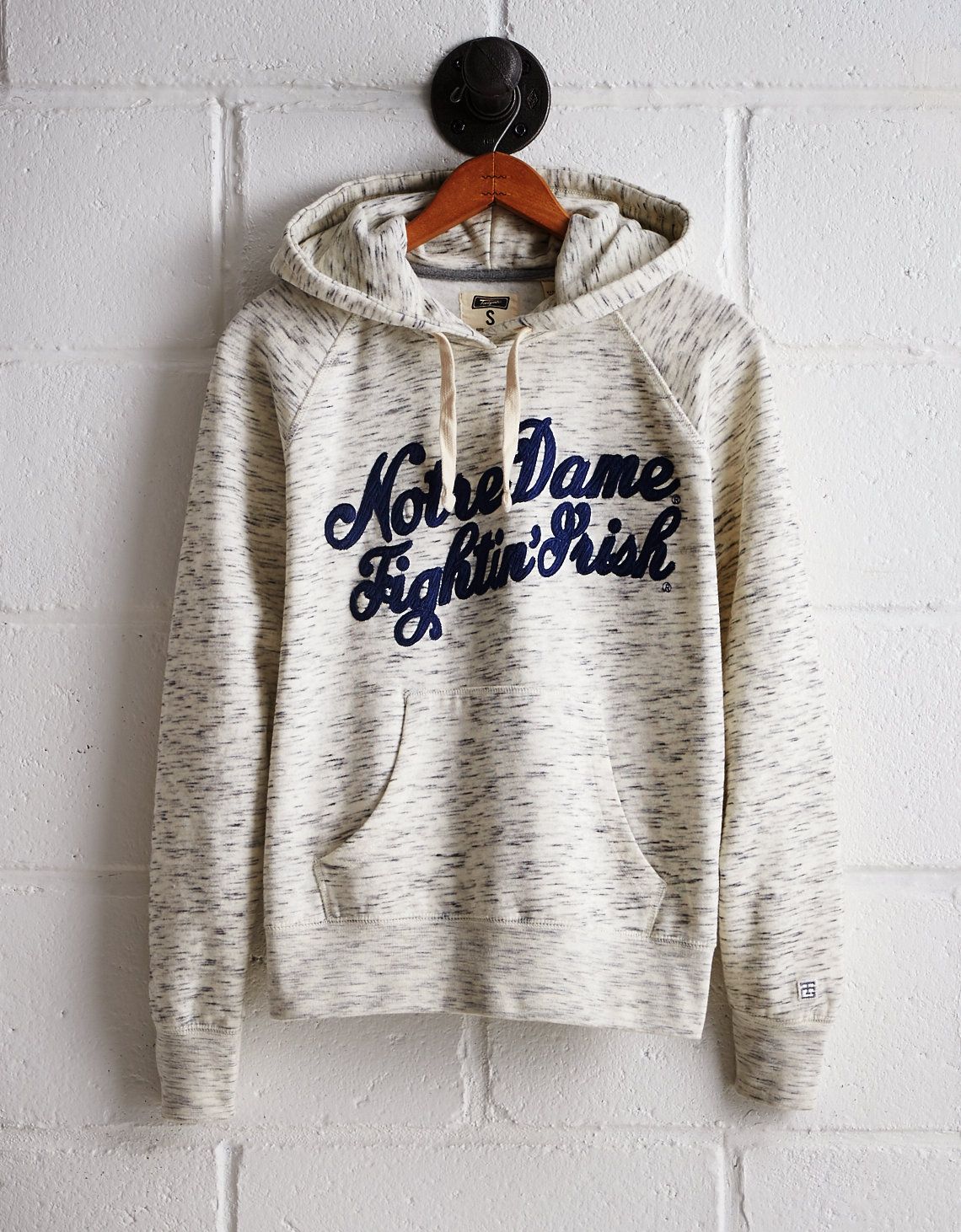 Tailgate Women's Notre Dame Space Dye Hoodie, Oatmeal | American Eagle Outfitters (US & CA)