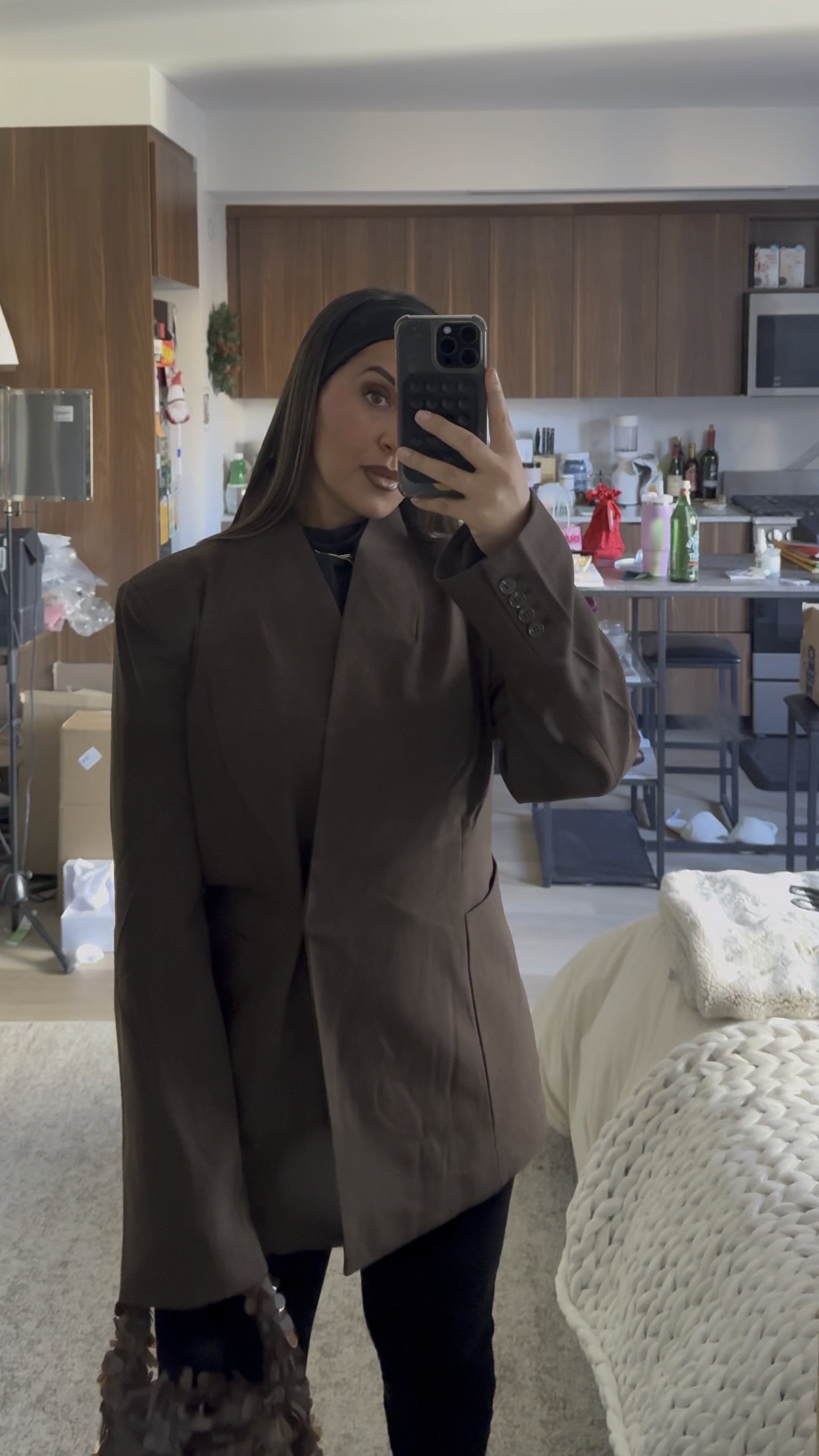 Chic in Brown for the holidays✨🤎

#LTKHoliday #LTKShoeCrush #LTKFindsUnder100