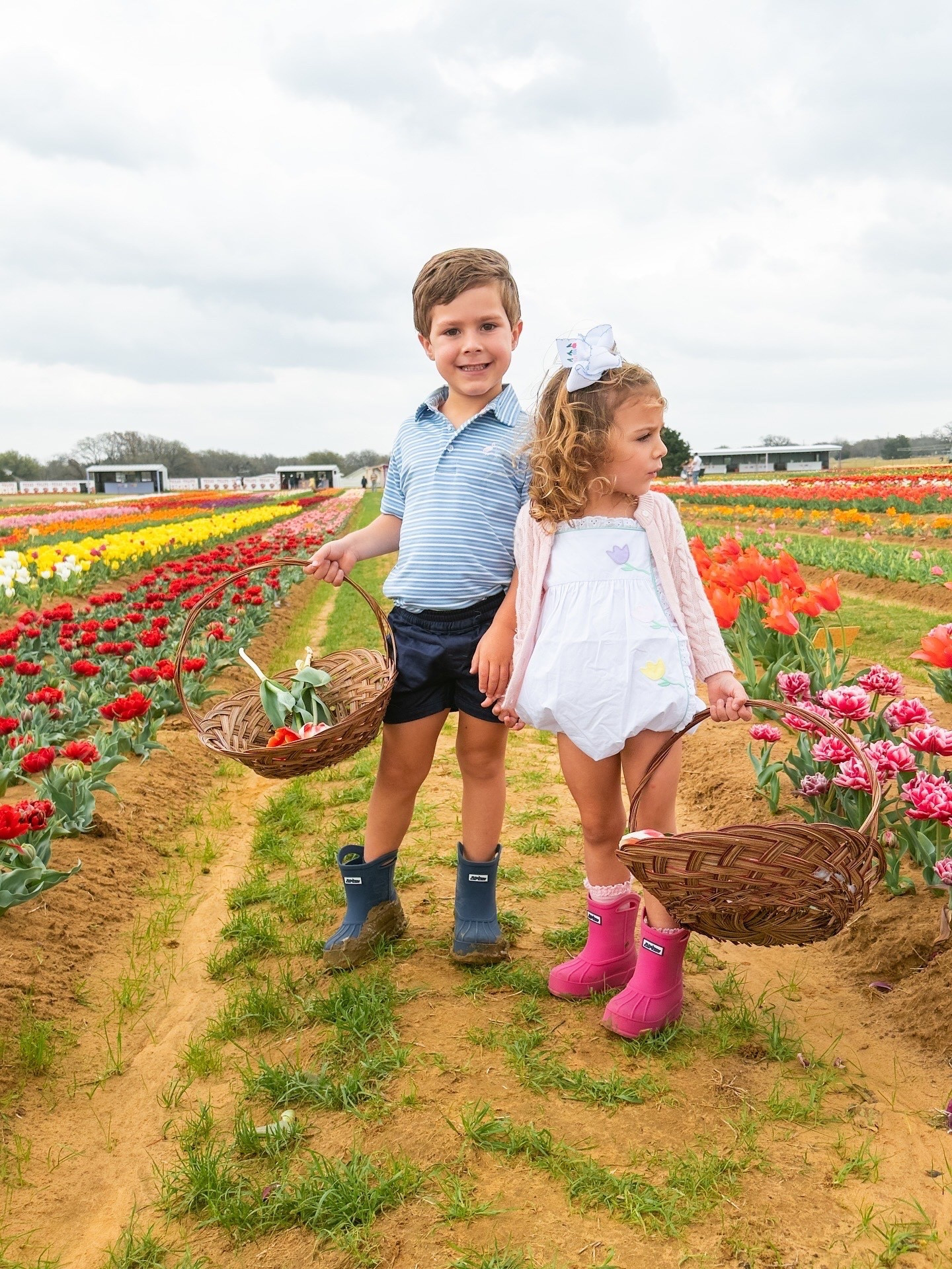 Spring has sprung & there is nothing that says spring better than some muddy rainboots after a day of rain. @Floafers 